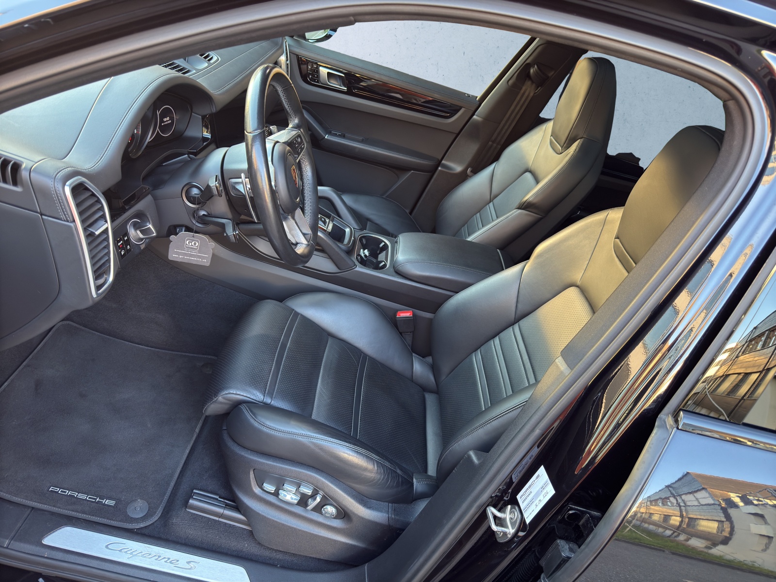 PORSCHE Cayenne S *APPROVED PORSCHE GARANTIE*-image-6