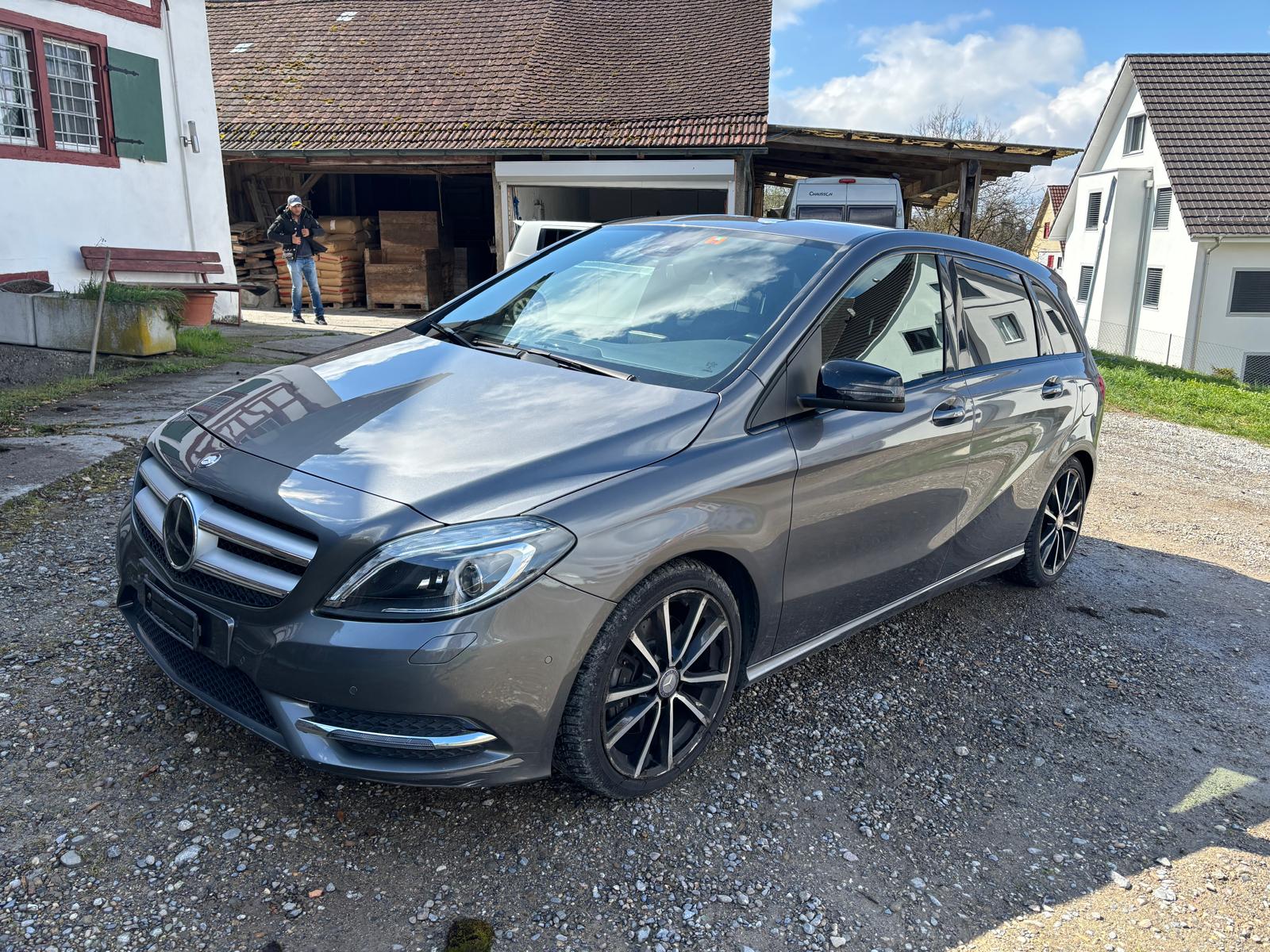 MERCEDES-BENZ B 220 4Matic 7G-DCT-image-3