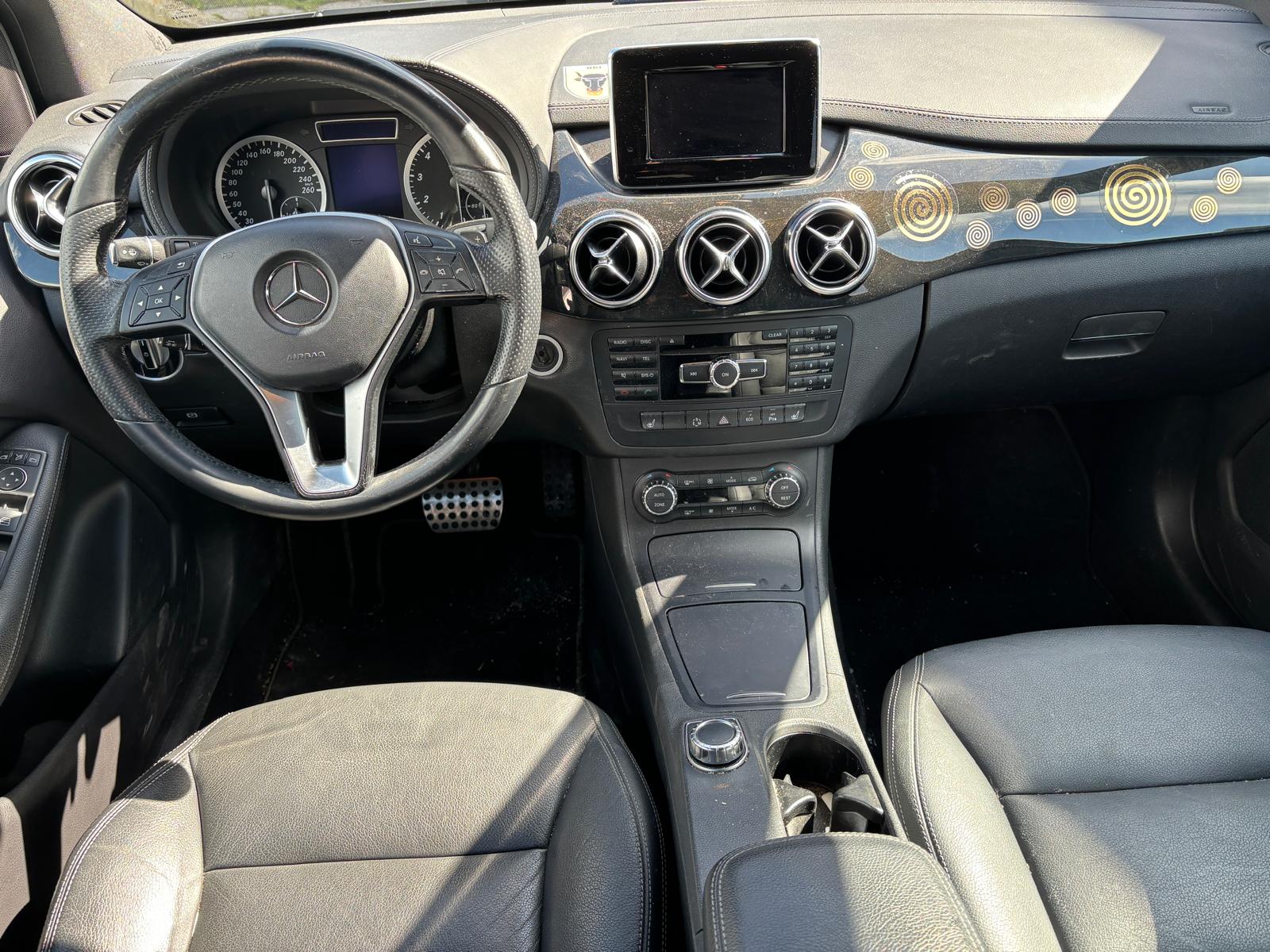 MERCEDES-BENZ B 220 4Matic 7G-DCT-image-7