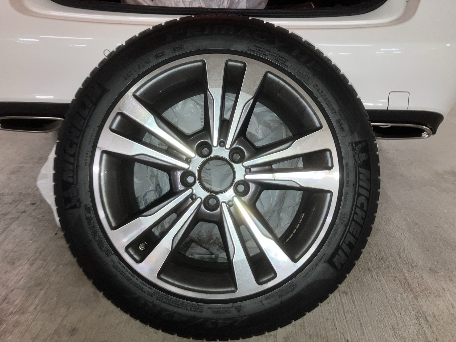 MERCEDES-BENZ E 220 BlueTEC Avantgarde 4Matic 7G-Tronic-image-11