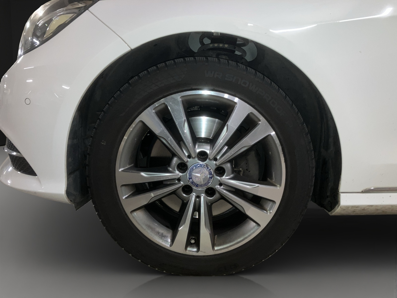MERCEDES-BENZ E 220 BlueTEC Avantgarde 4Matic 7G-Tronic-image-9