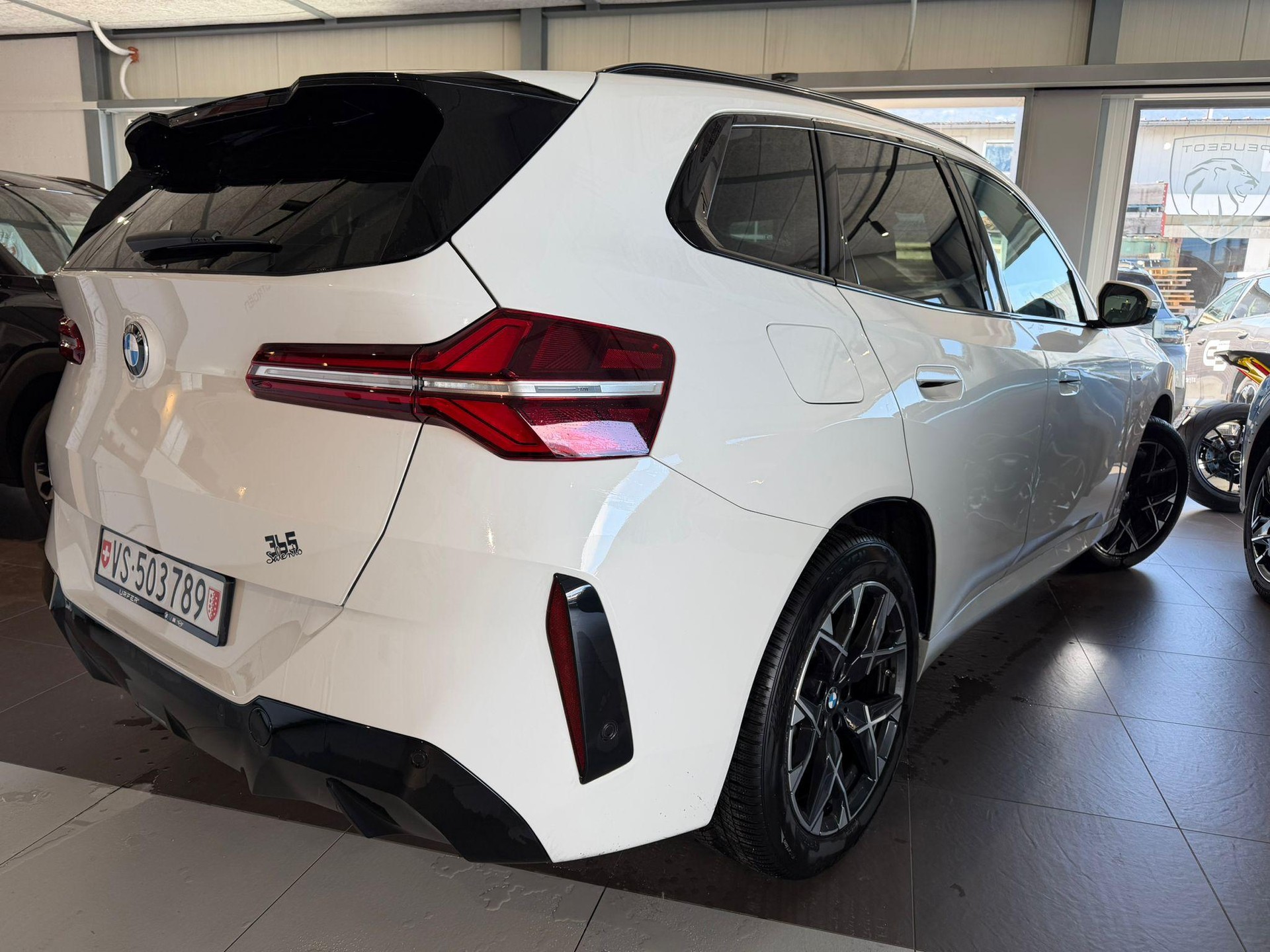 BMW X3 20i xDrive pack M ** Visite sur RDV **-showroom-element-1