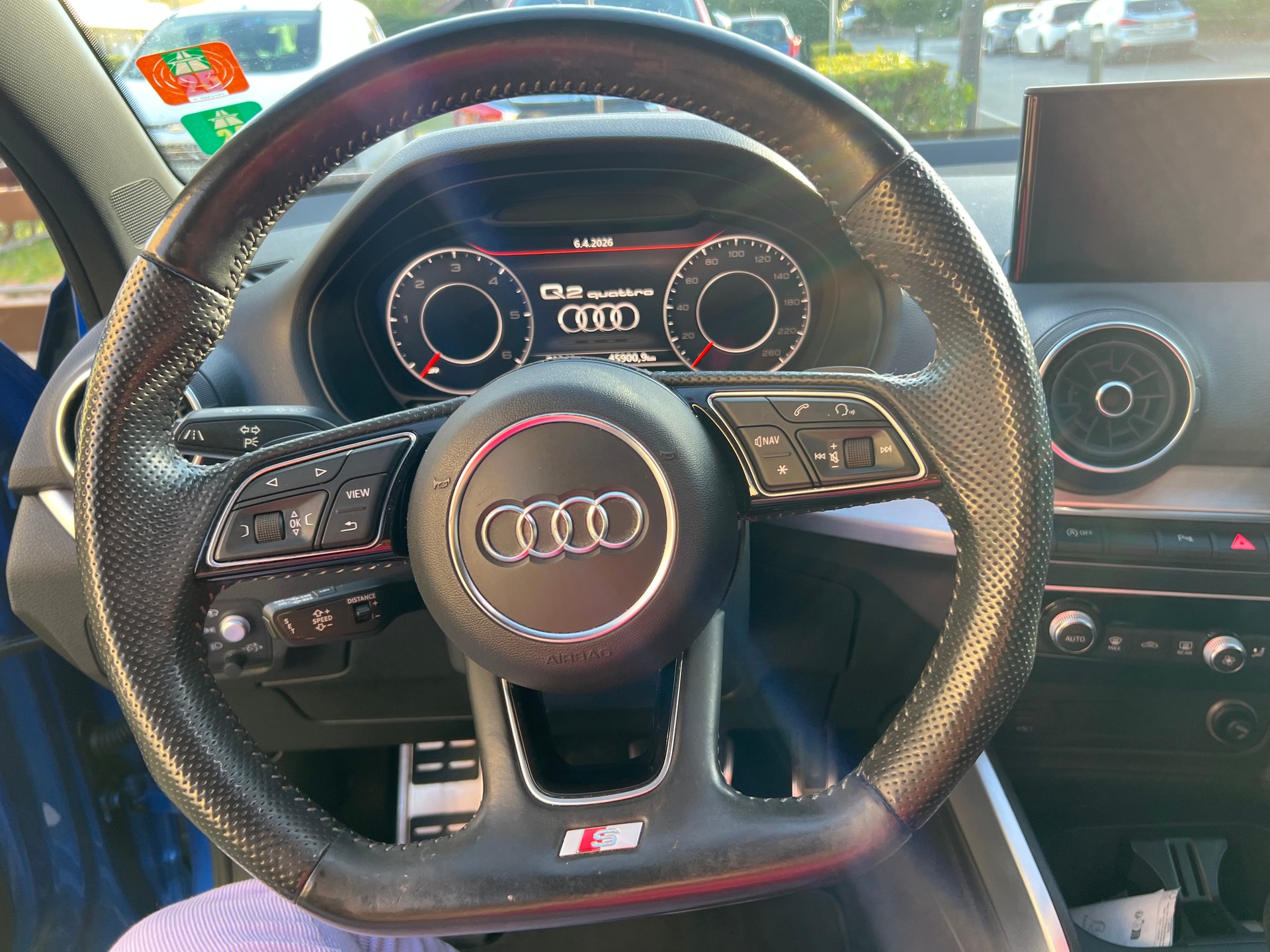 AUDI Q2 2.0 TDI design quattro S-tronic-image-5