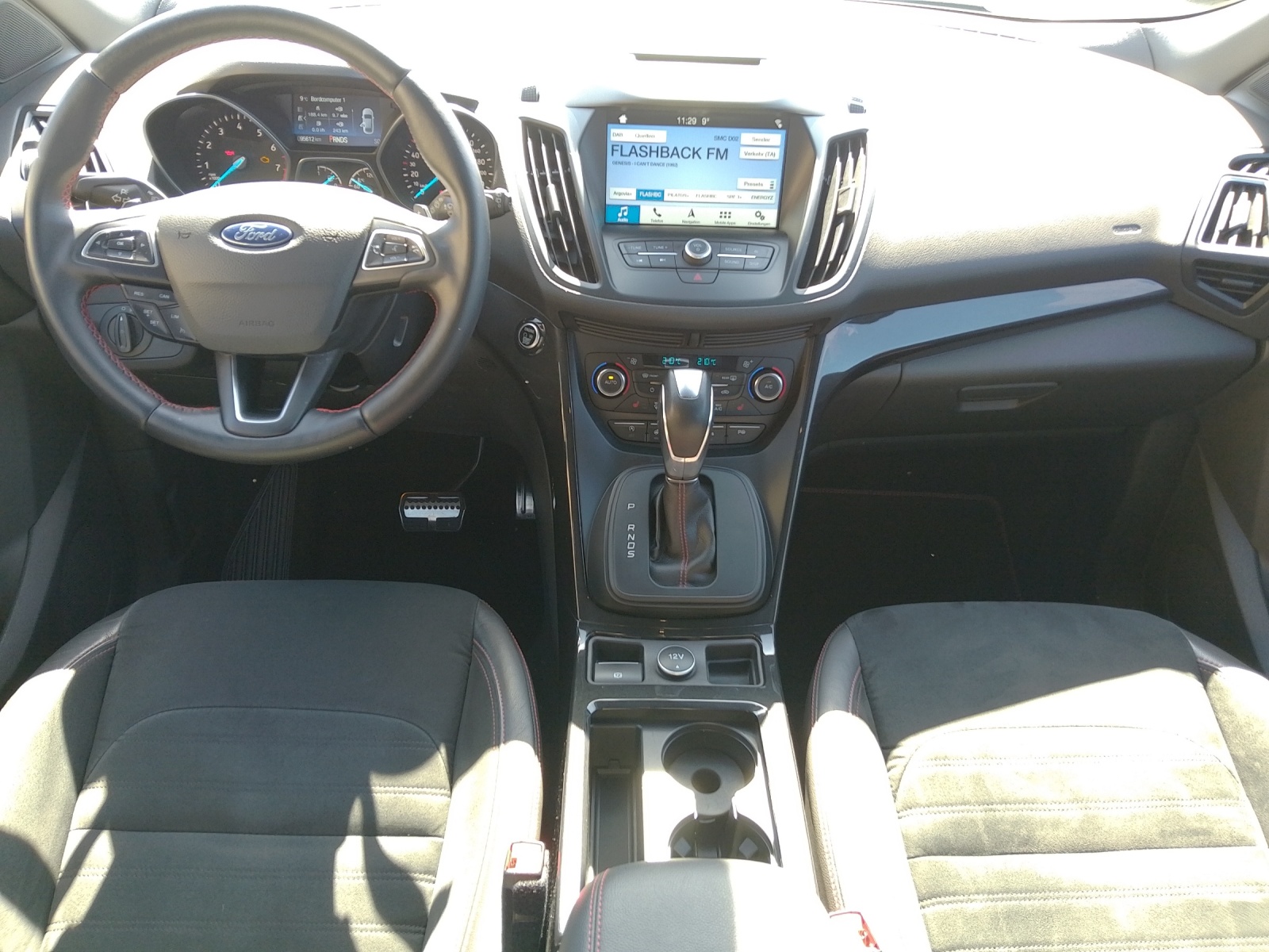 FORD Kuga 2.0 EcoB 240 PS ST-Line-image-6
