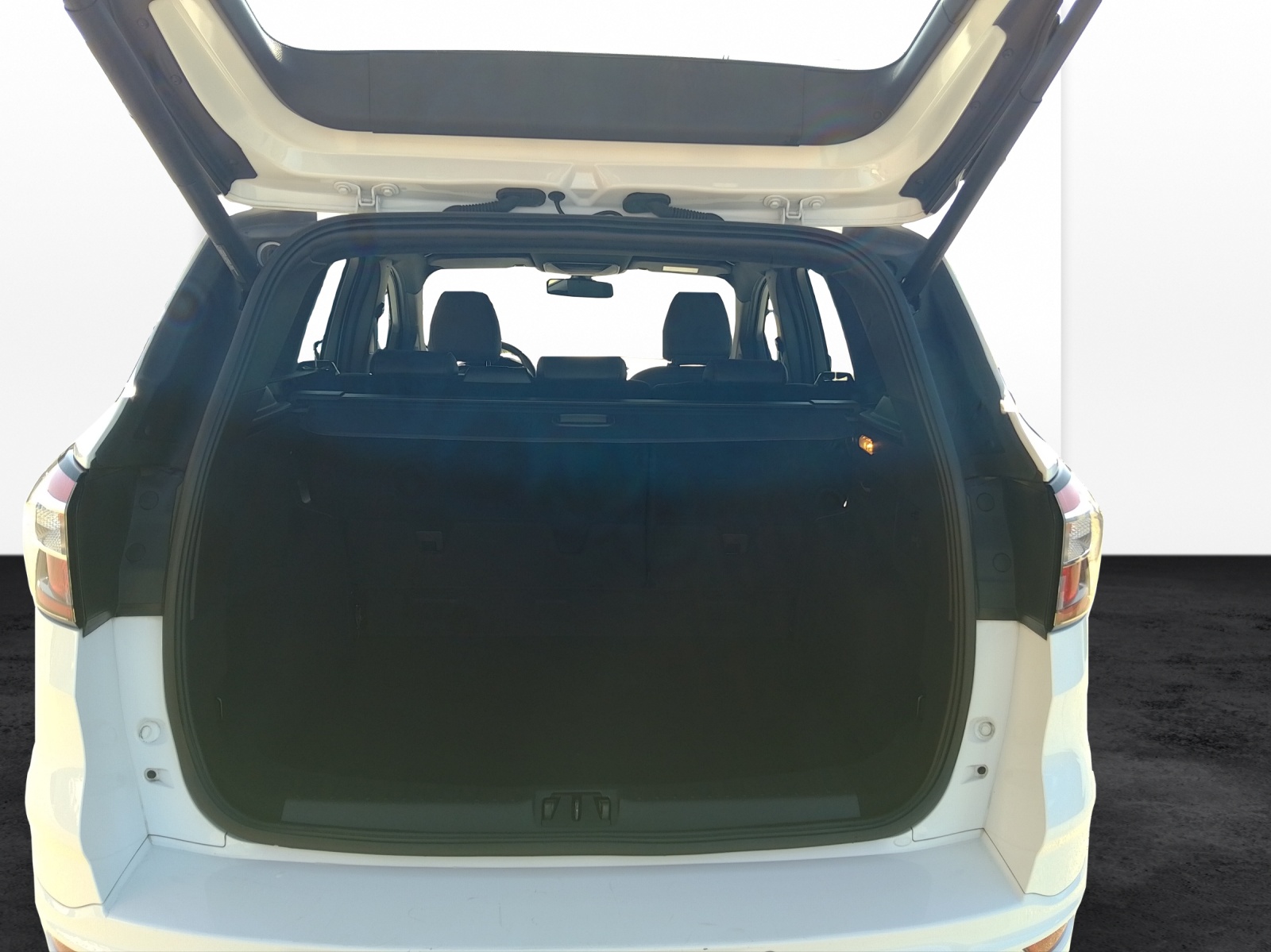 FORD Kuga 2.0 EcoB 240 PS ST-Line-image-13