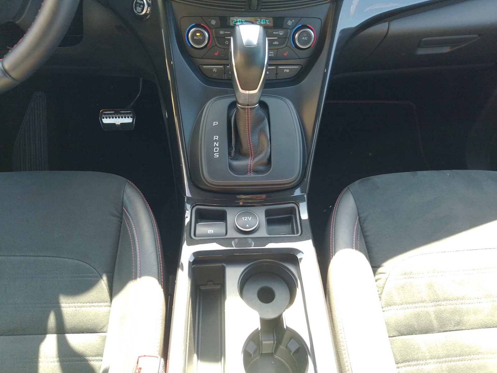 FORD Kuga 2.0 EcoB 240 PS ST-Line-image-10