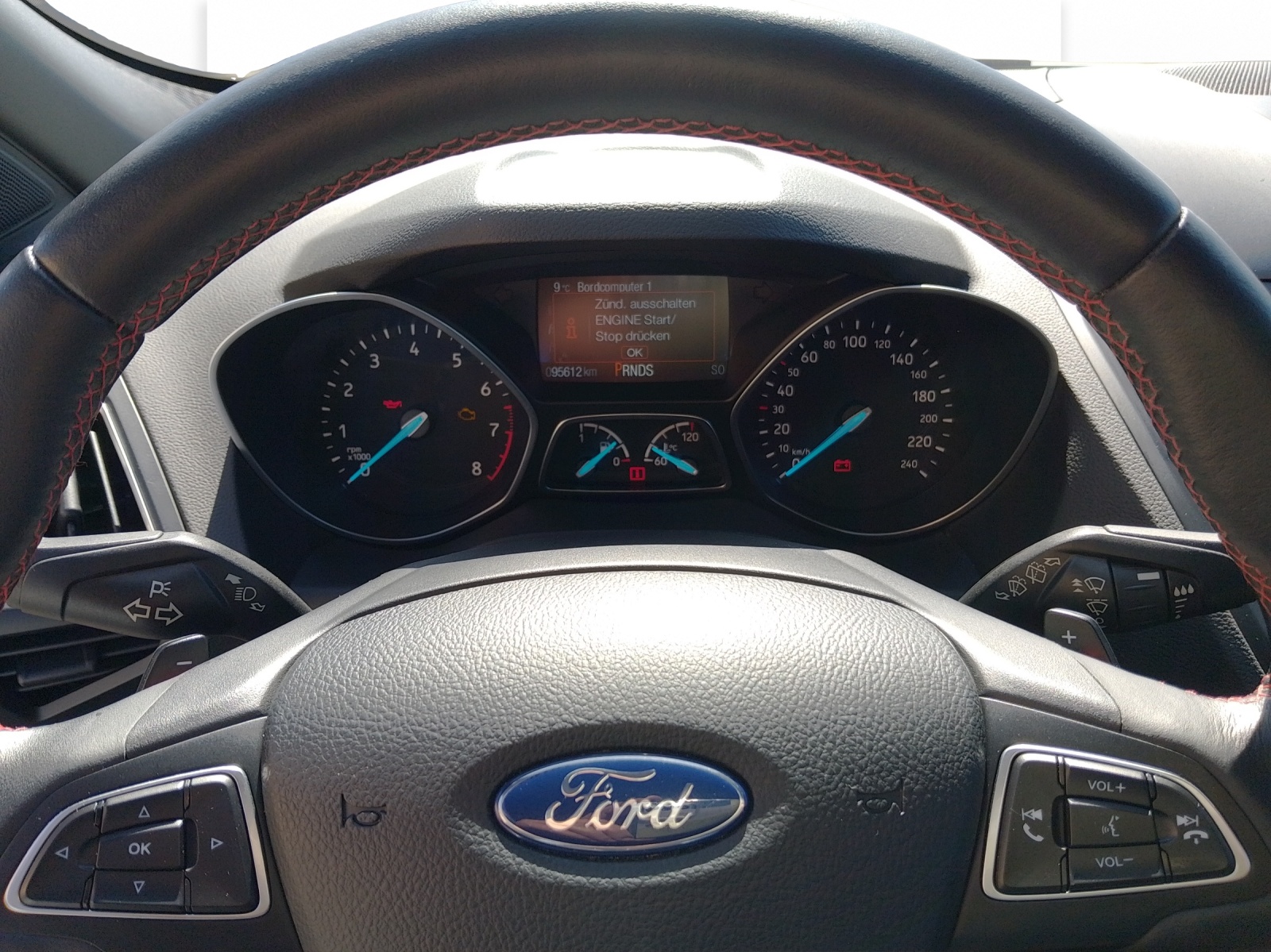 FORD Kuga 2.0 EcoB 240 PS ST-Line-image-8