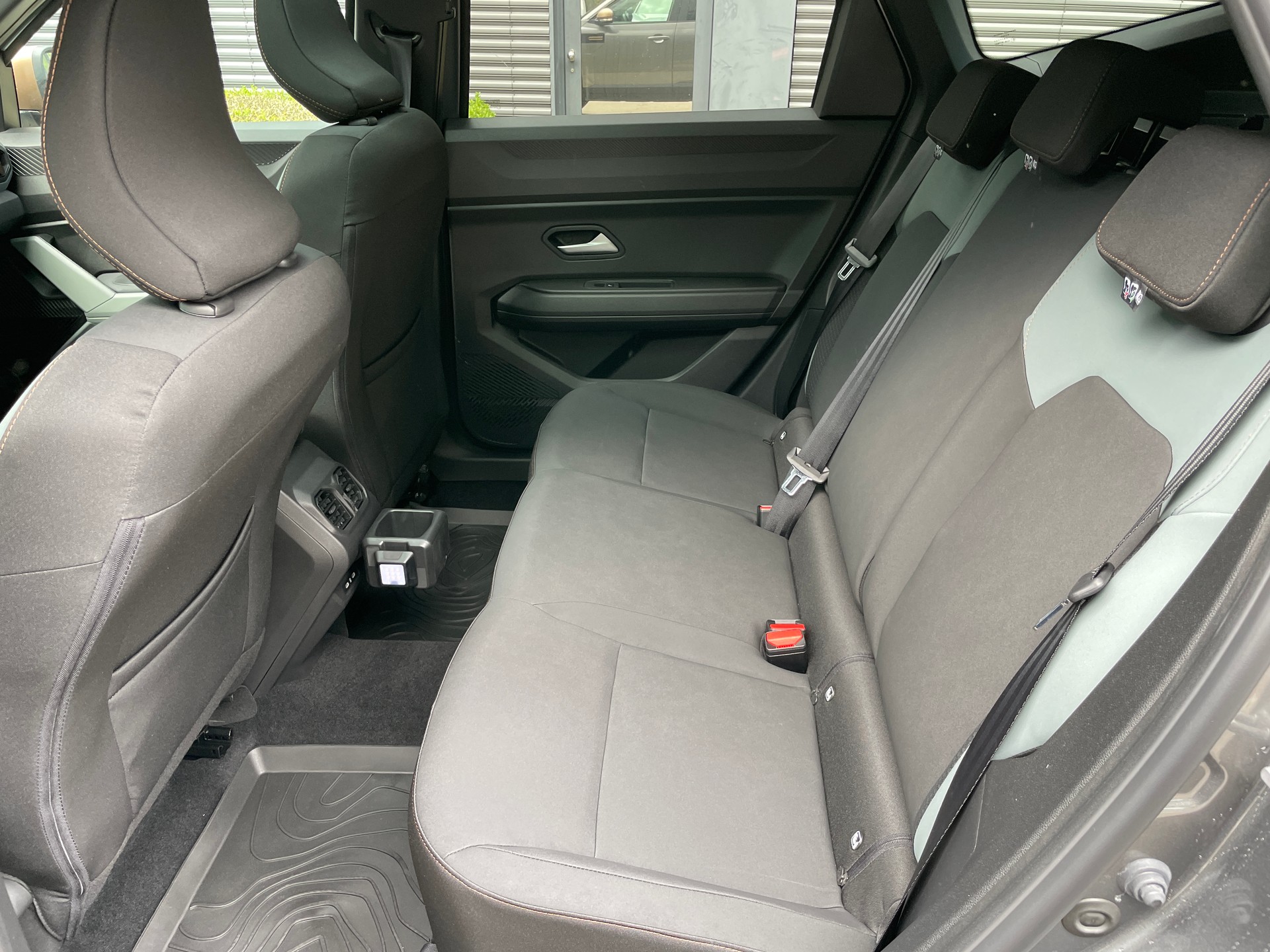 DACIA Bigster TCe 140 48V Extreme-image-17