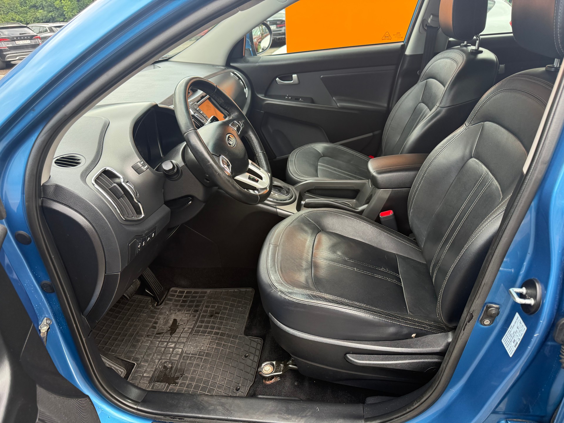 KIA SPORTAGE-image-4