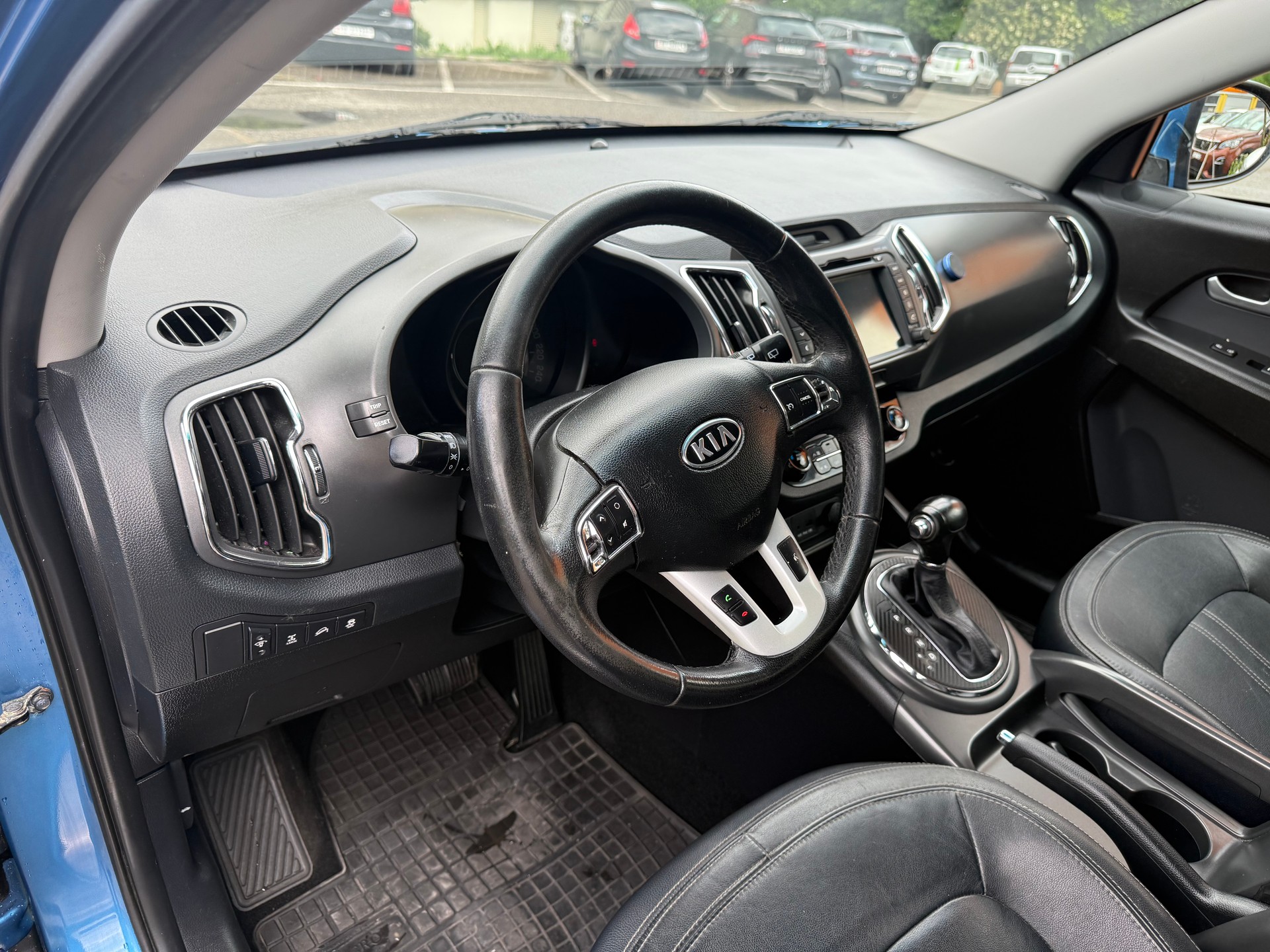 KIA SPORTAGE-image-5