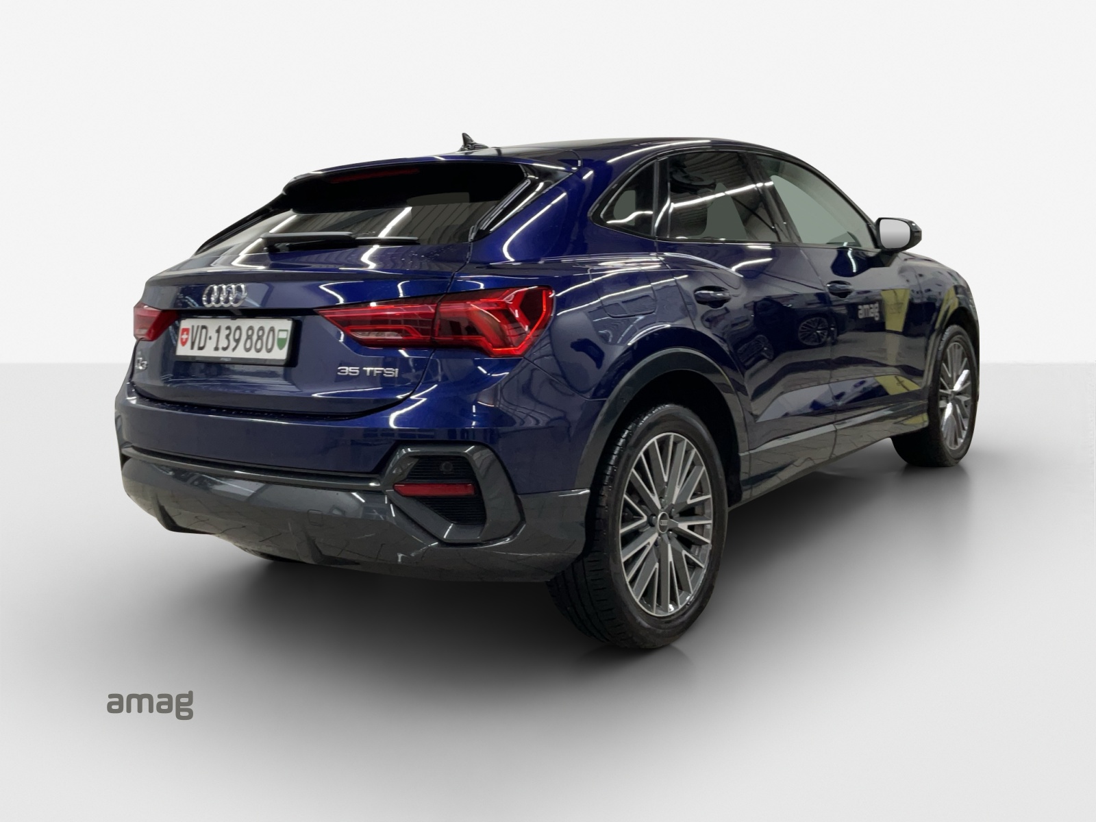 AUDI Q3 Sportback 35 TFSI Attraction S-tronic-image-4