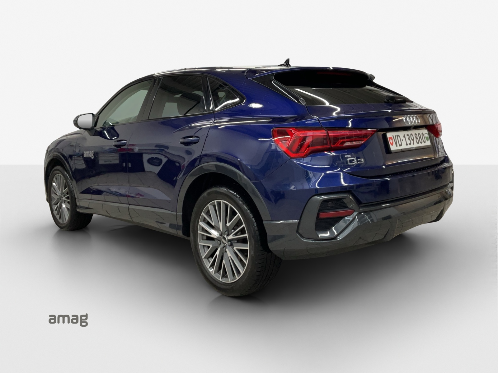 AUDI Q3 Sportback 35 TFSI Attraction S-tronic-image-2