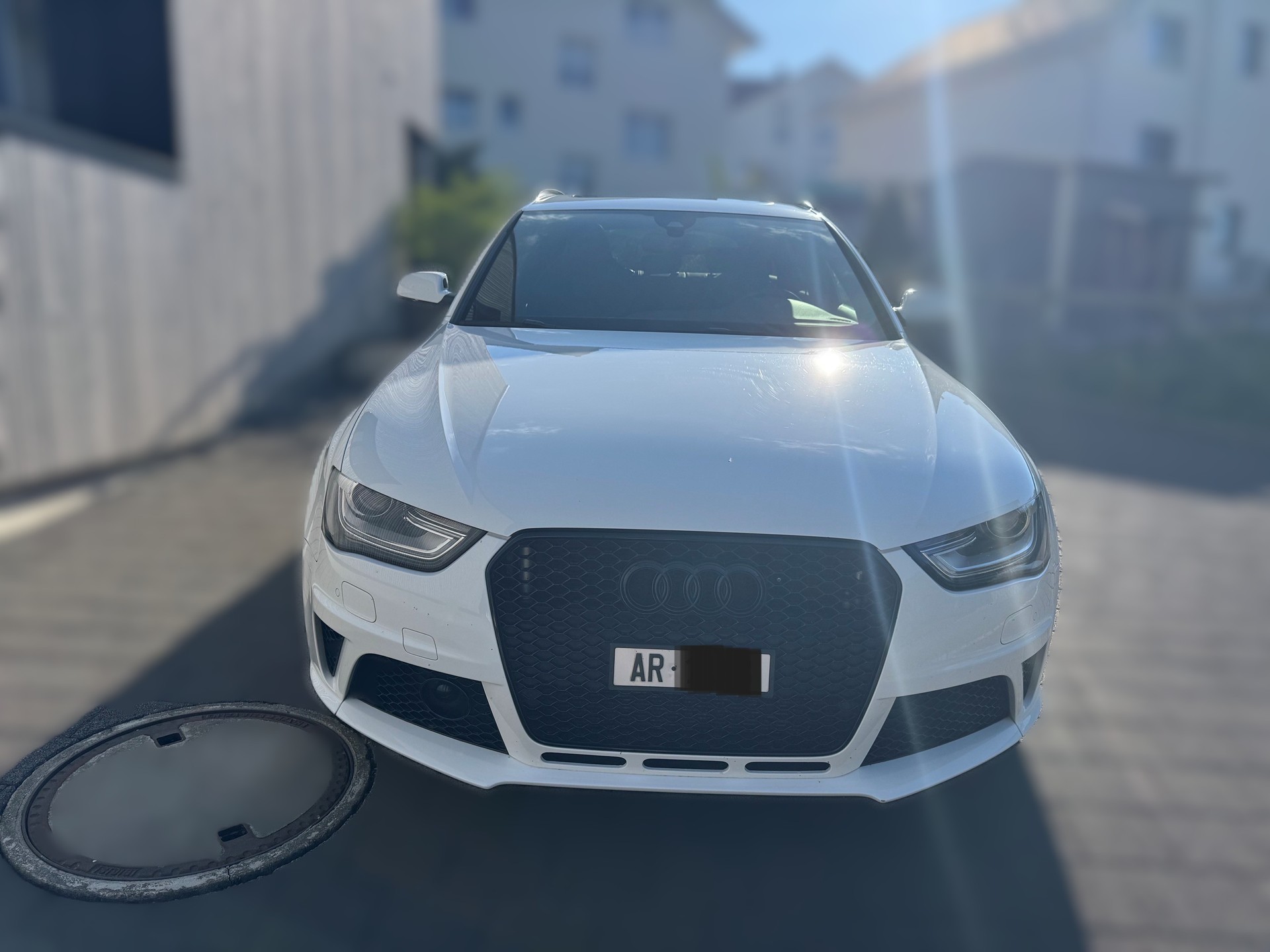 AUDI RS4 / 4.2 V8 FSI quattro S-Tronic-image-0