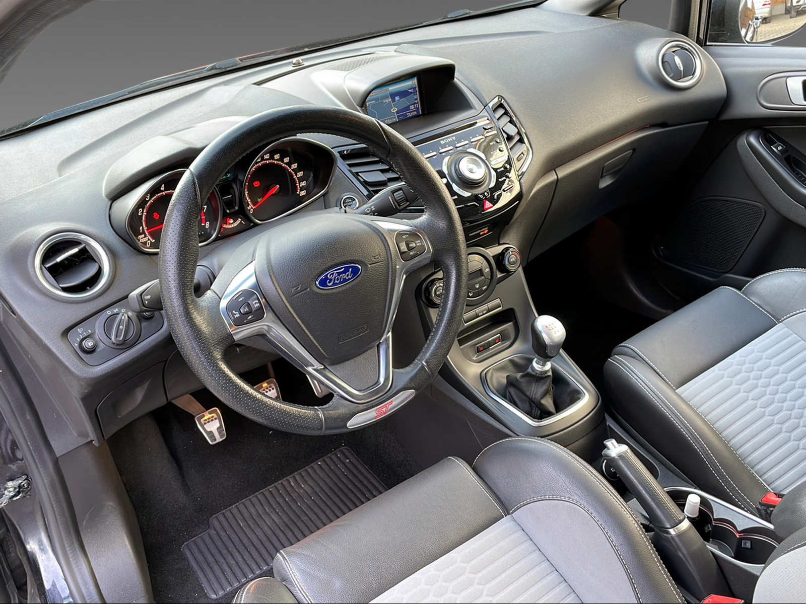 FORD Fiesta 1.6 EcoB ST-2-image-5