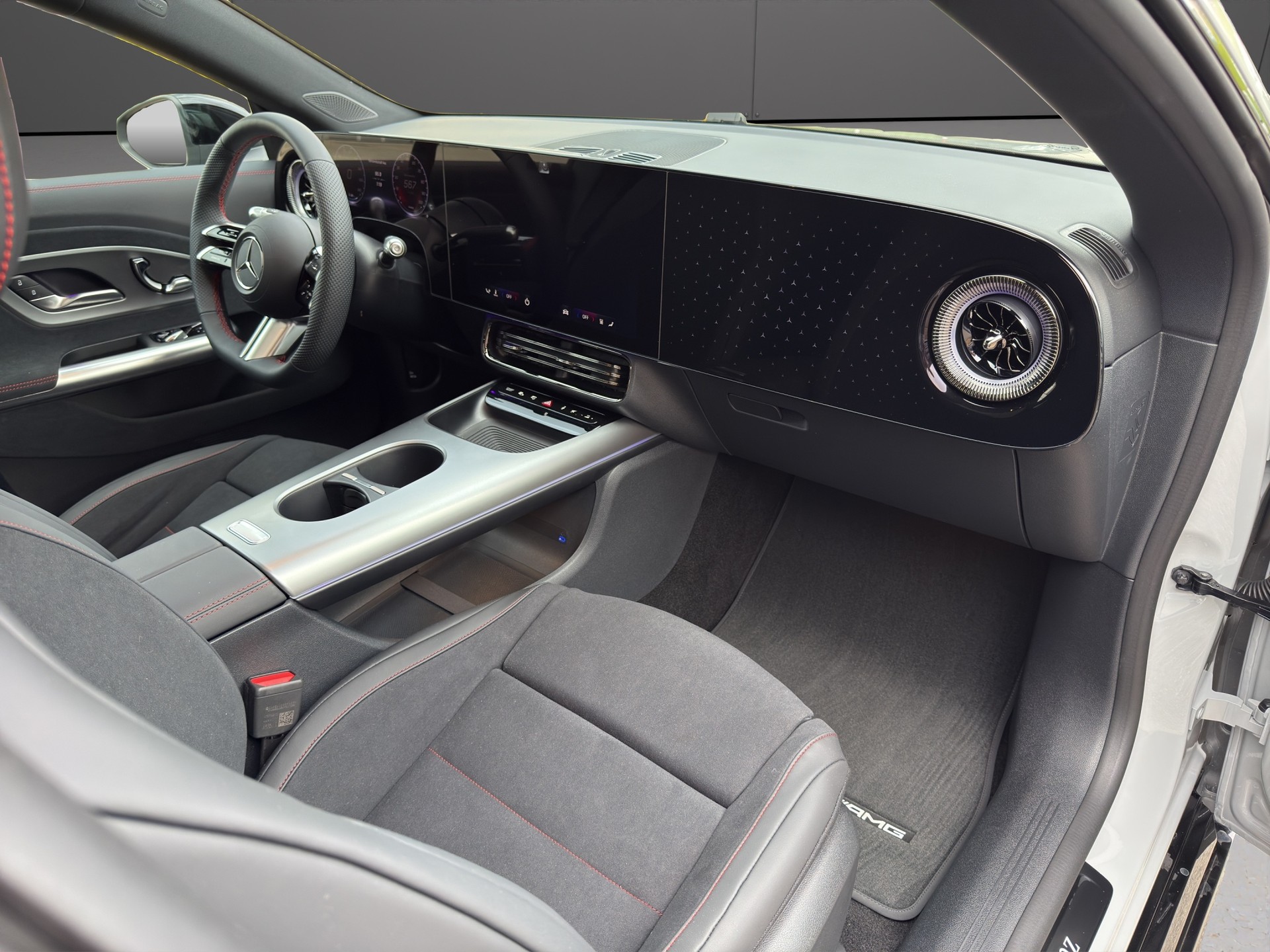 MERCEDES-BENZ CLA 250+ 85 kWh * 792km Reichweite * AMG Line PLUS *-image-12