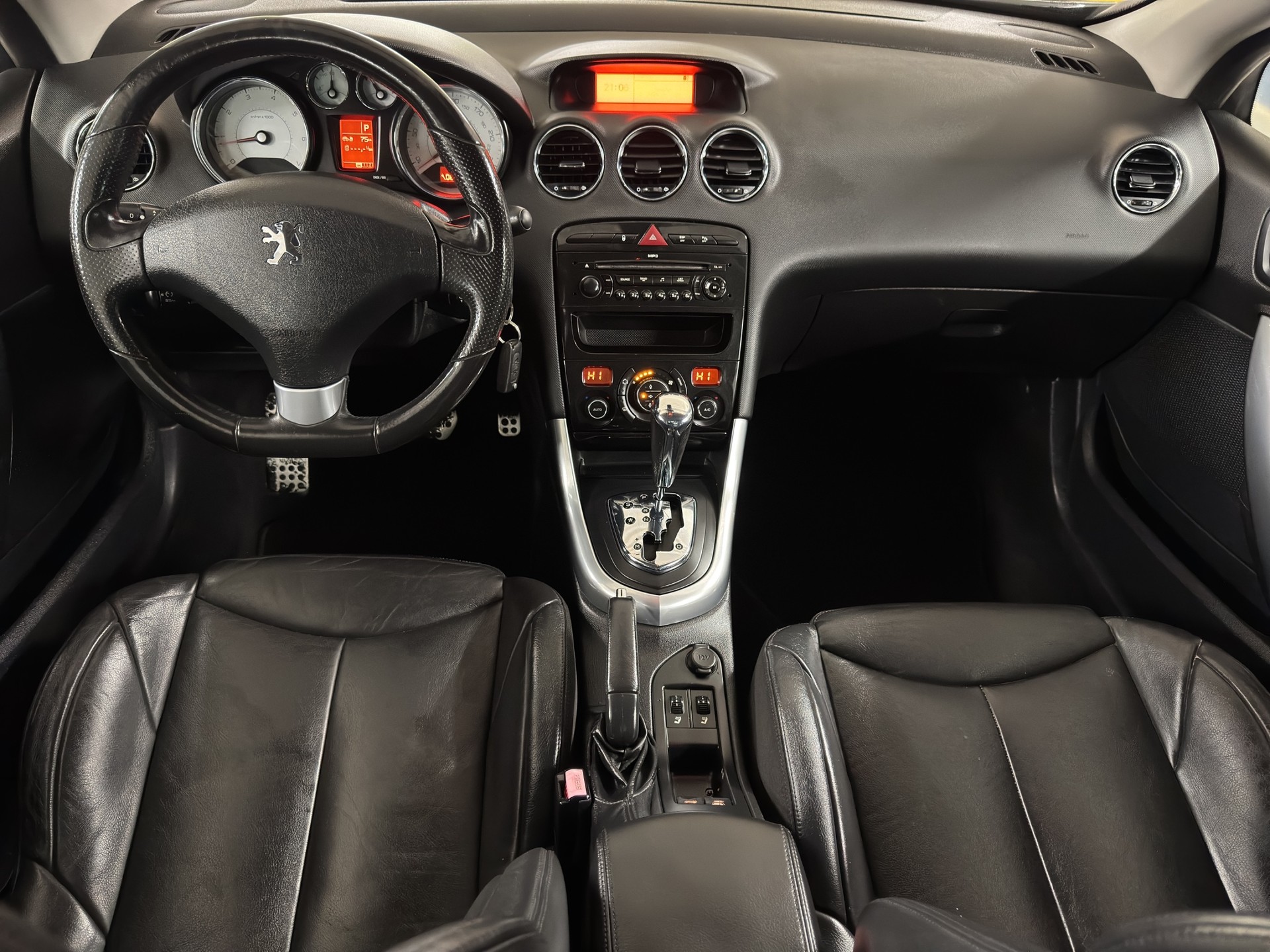 PEUGEOT 308 CC 1.6 16V Turbo Platinum Automatic-image-8