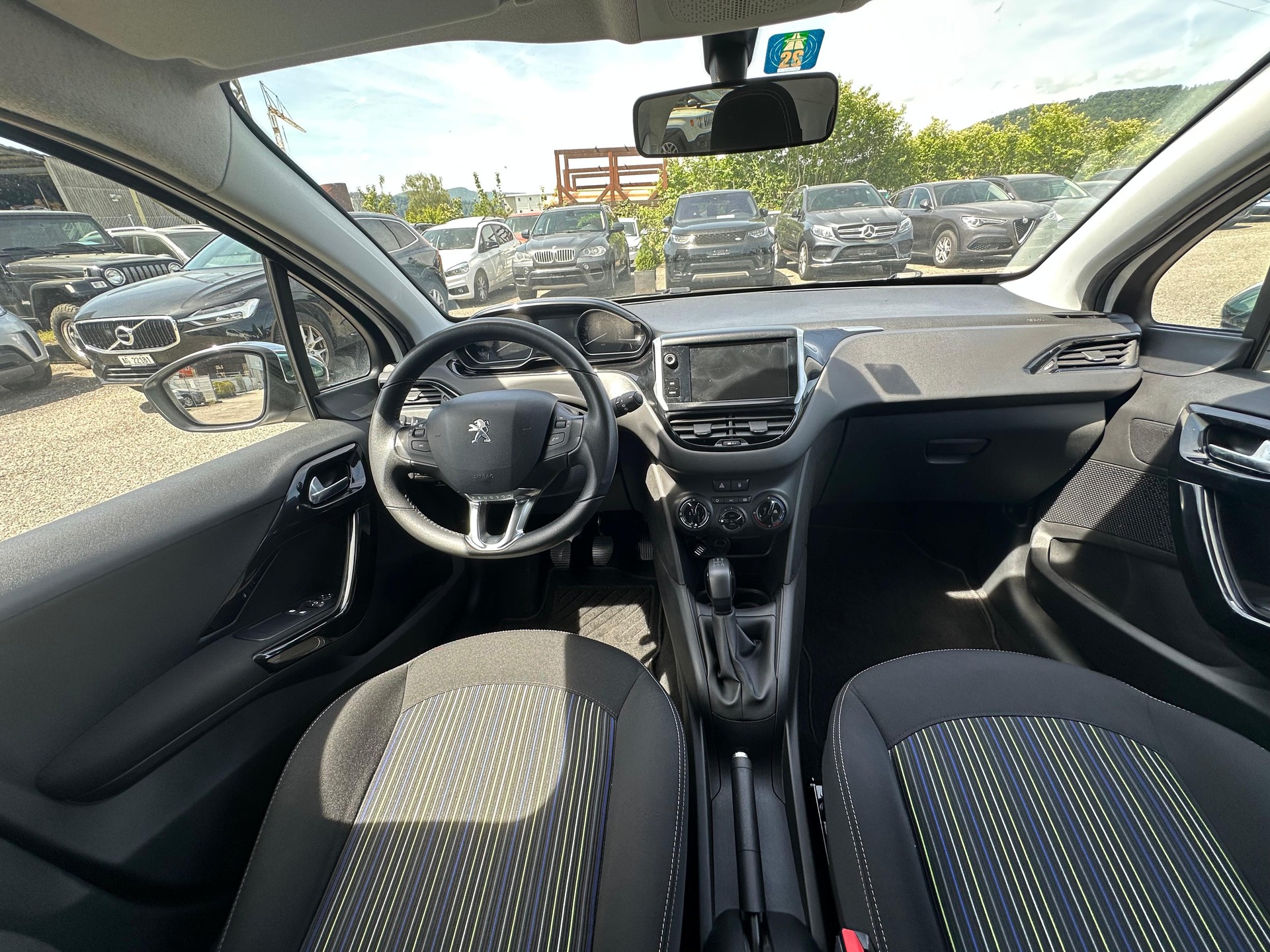 PEUGEOT 208 1.2 PureTech Urban Soul-image-8