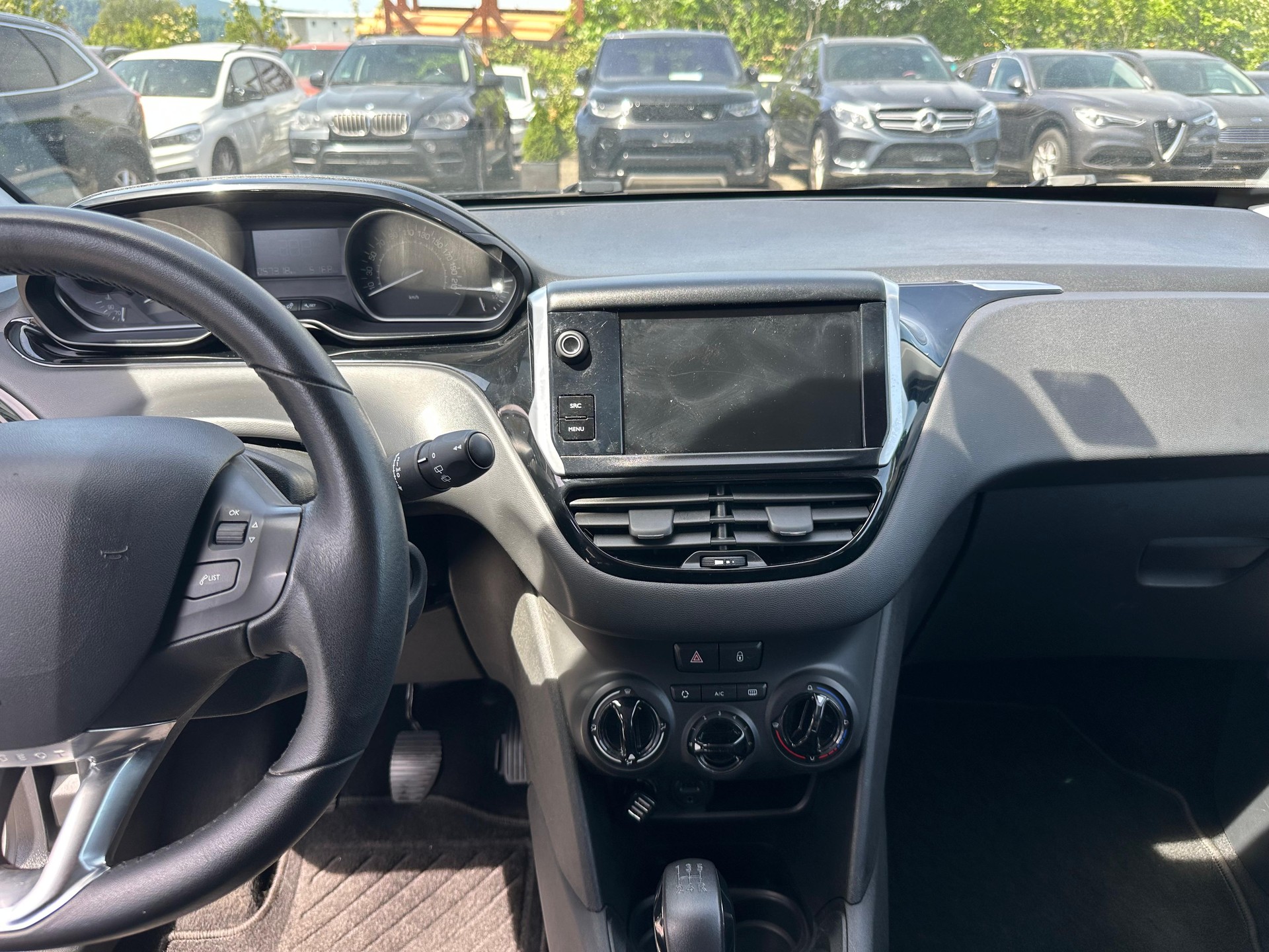 PEUGEOT 208 1.2 PureTech Urban Soul-image-7