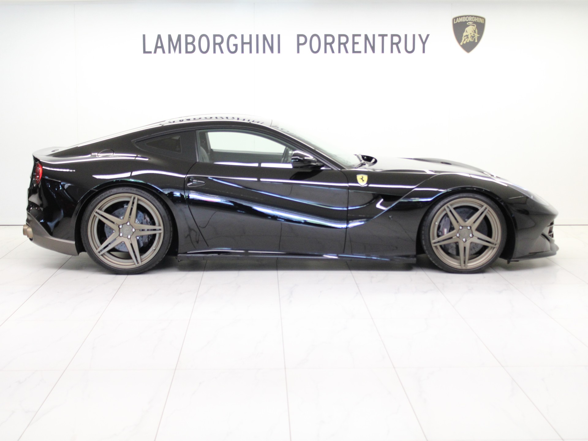 FERRARI F12 Berlinetta-image-1