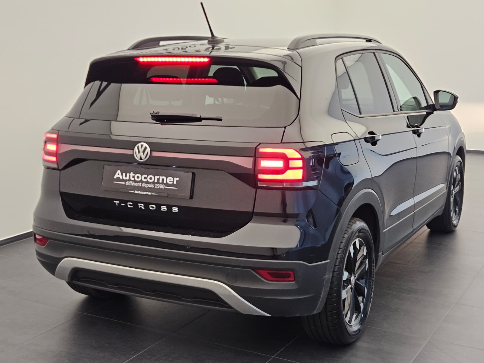 VW T-Cross 1.0 TSI Life-image-6