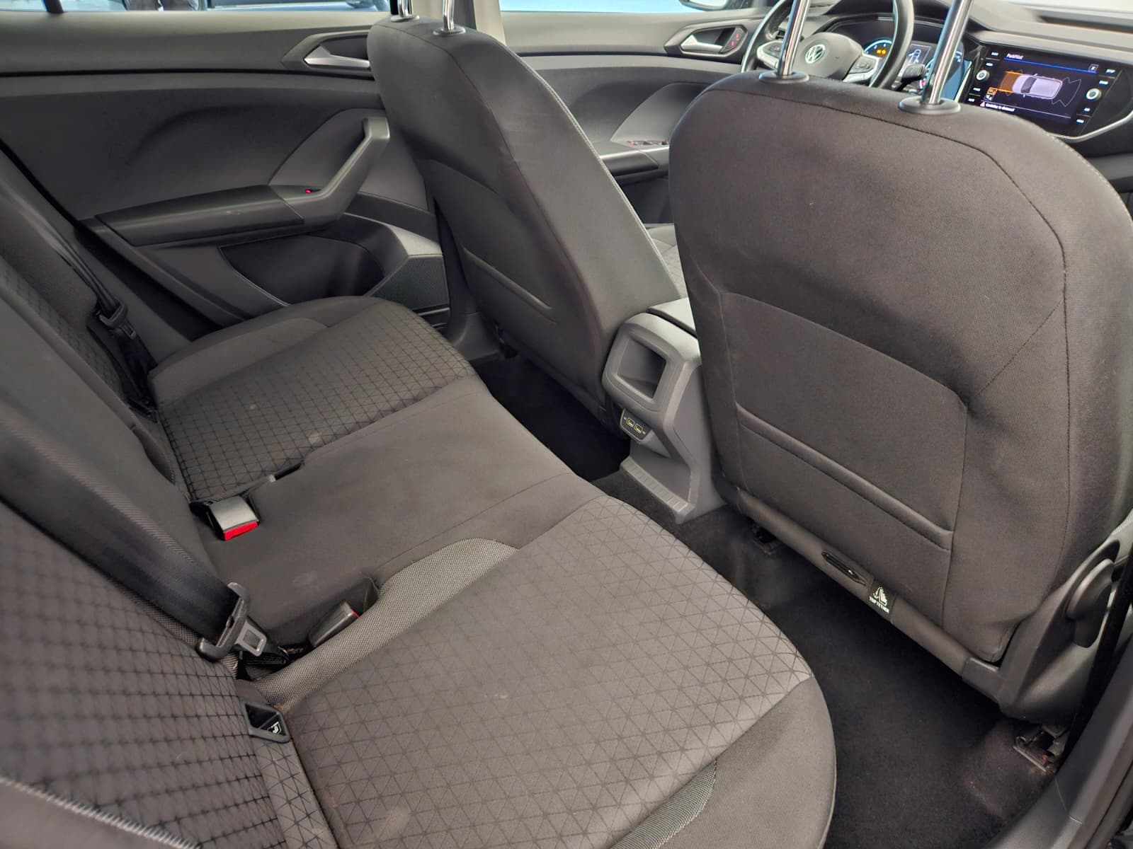VW T-Cross 1.0 TSI Life-image-12