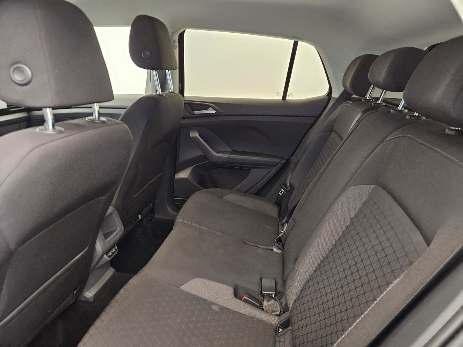 VW T-Cross 1.0 TSI Life-image-11