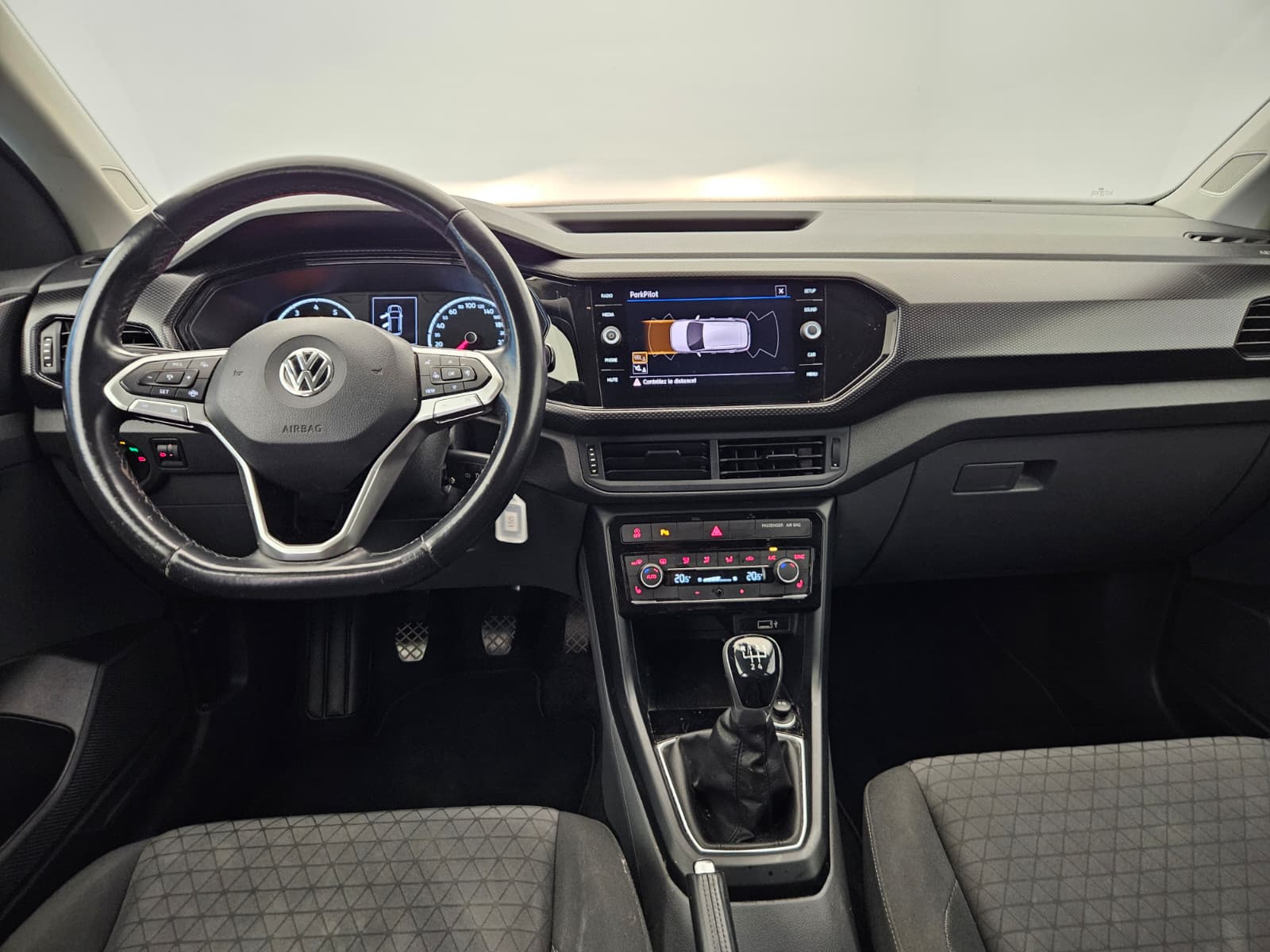 VW T-Cross 1.0 TSI Life-image-9