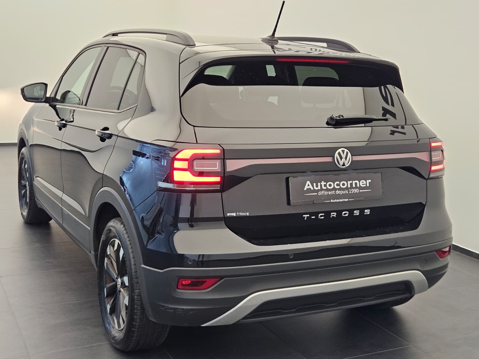 VW T-Cross 1.0 TSI Life-image-8