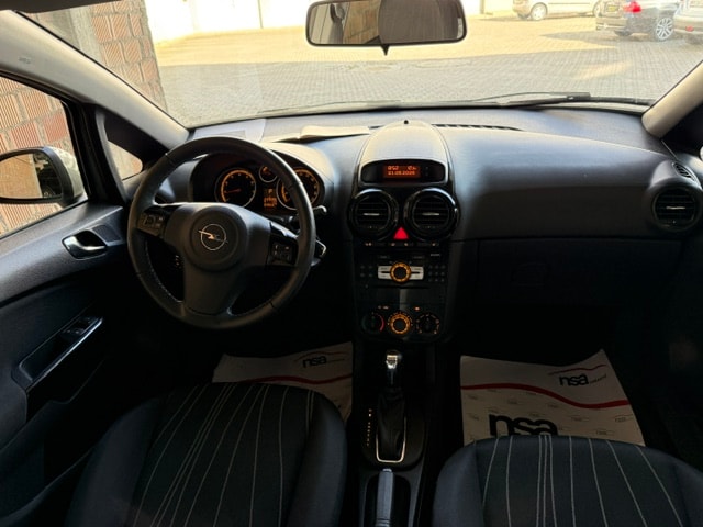 OPEL Corsa 1.4 TP Anniversary Automatic-image-2