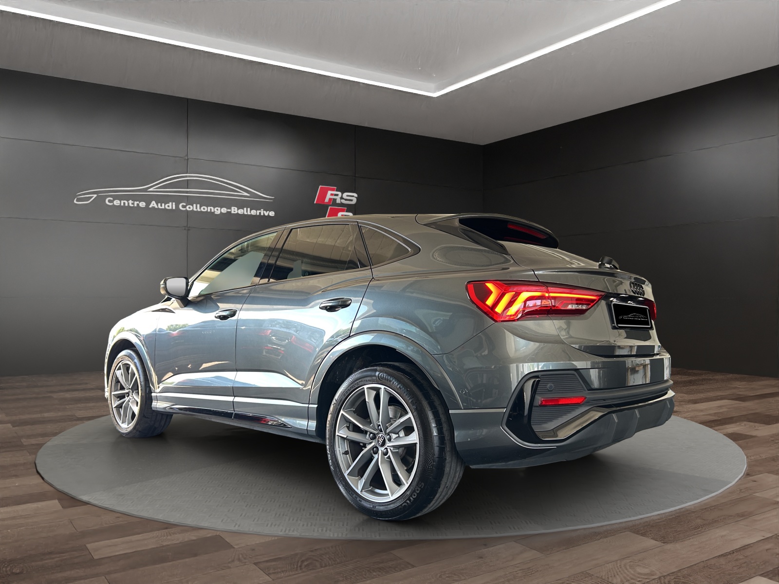 AUDI Q3 Sportback 40 TFSI S line quattro S-tronic-image-2