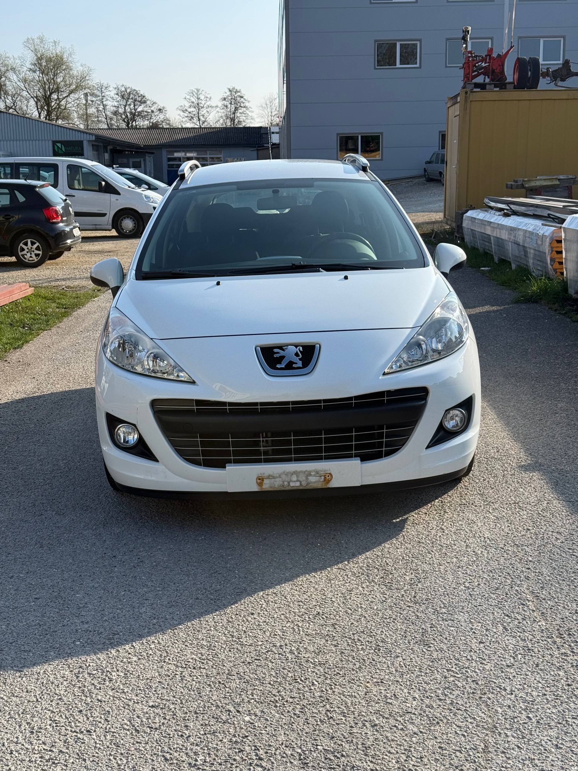 PEUGEOT 207 SW 1.4 16V Active-image-2