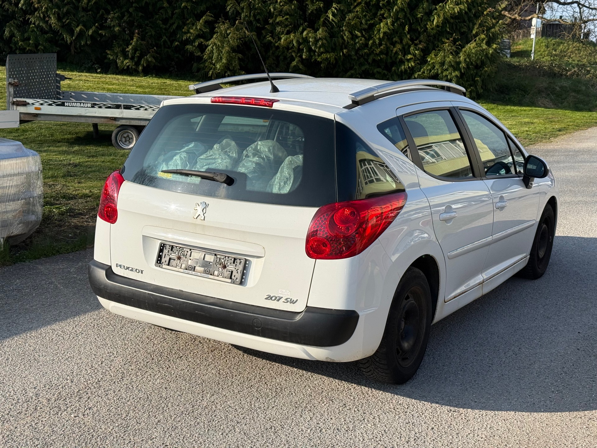 PEUGEOT 207 SW 1.4 16V Active-image-4