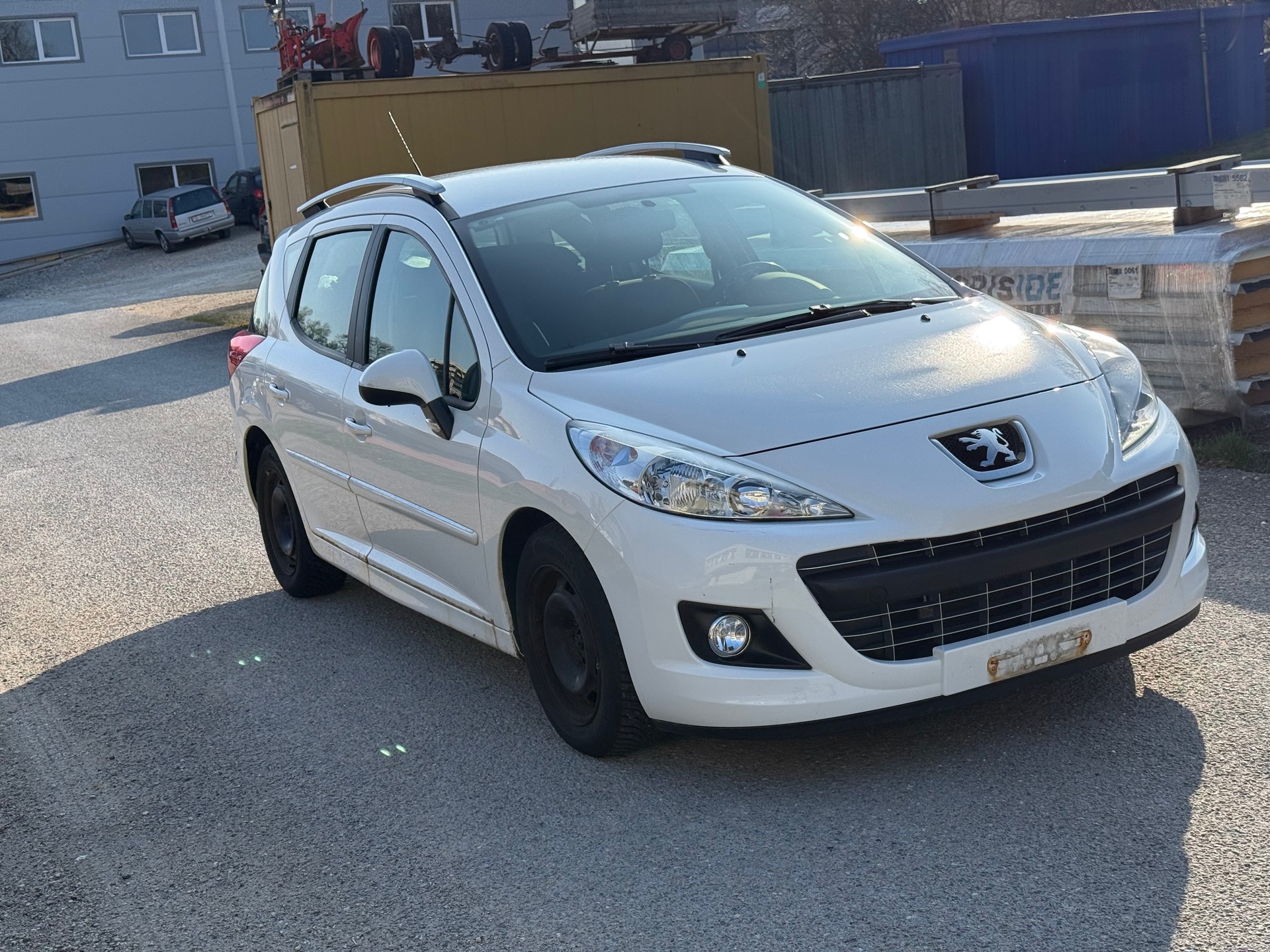 PEUGEOT 207 SW 1.4 16V Active-image-0