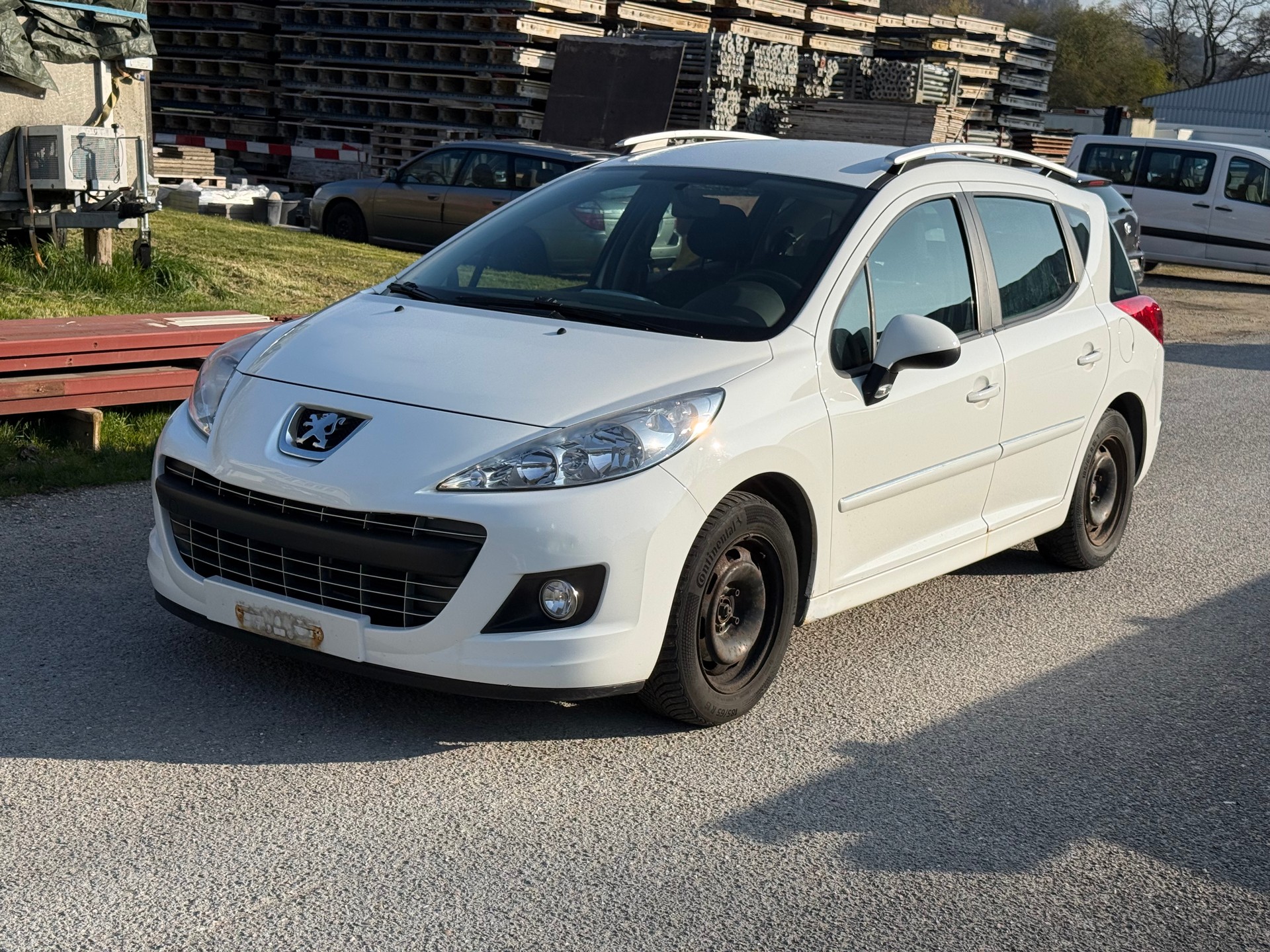 PEUGEOT 207 SW 1.4 16V Active-image-1