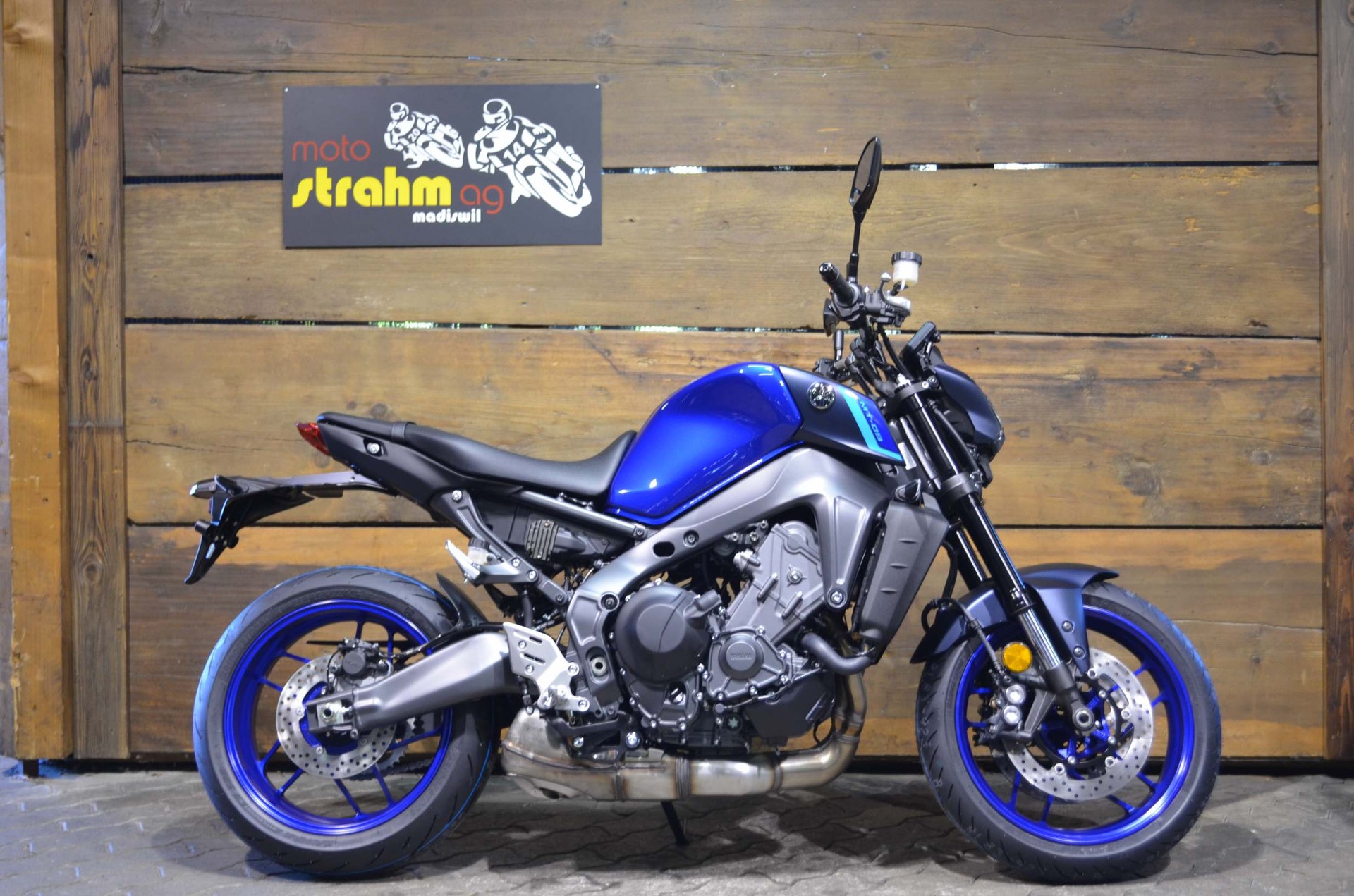 YAMAHA MT-09 ABS-showroom-element-1
