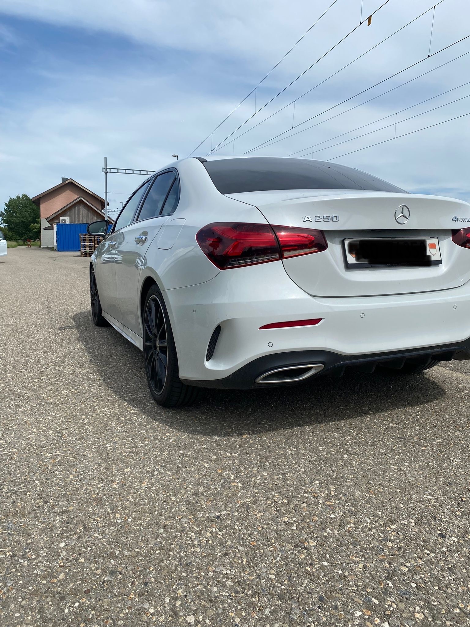 MERCEDES-BENZ A 250 4MATIC AMG-Line-image-3