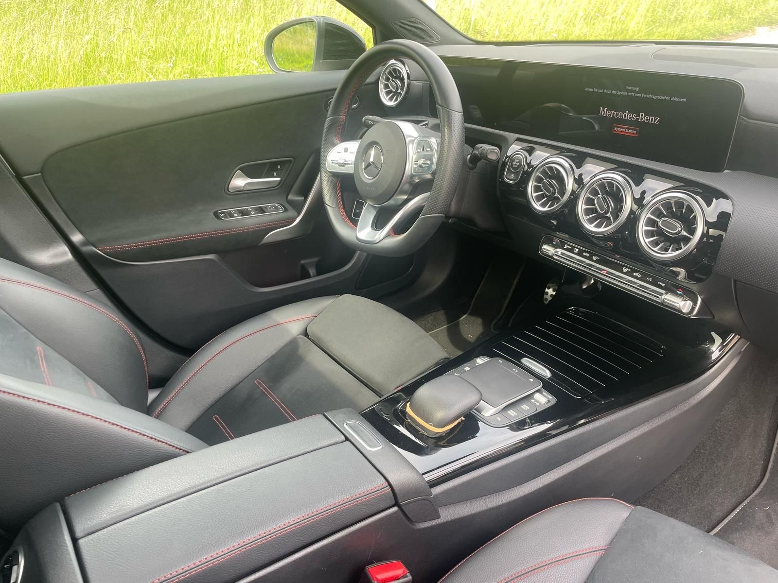 MERCEDES-BENZ A 250 4MATIC AMG-Line-image-5