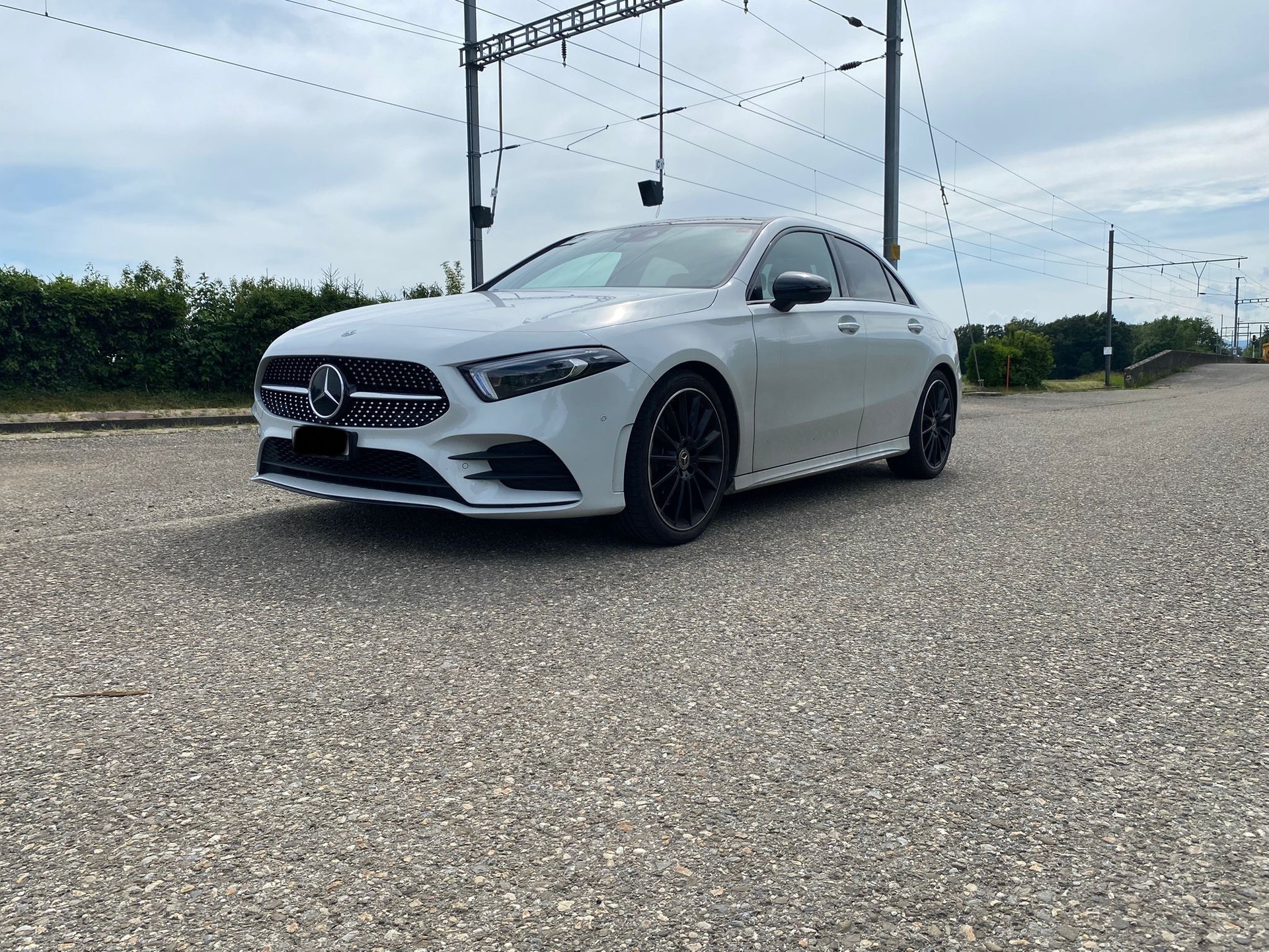 MERCEDES-BENZ A 250 4MATIC AMG-Line-image-4