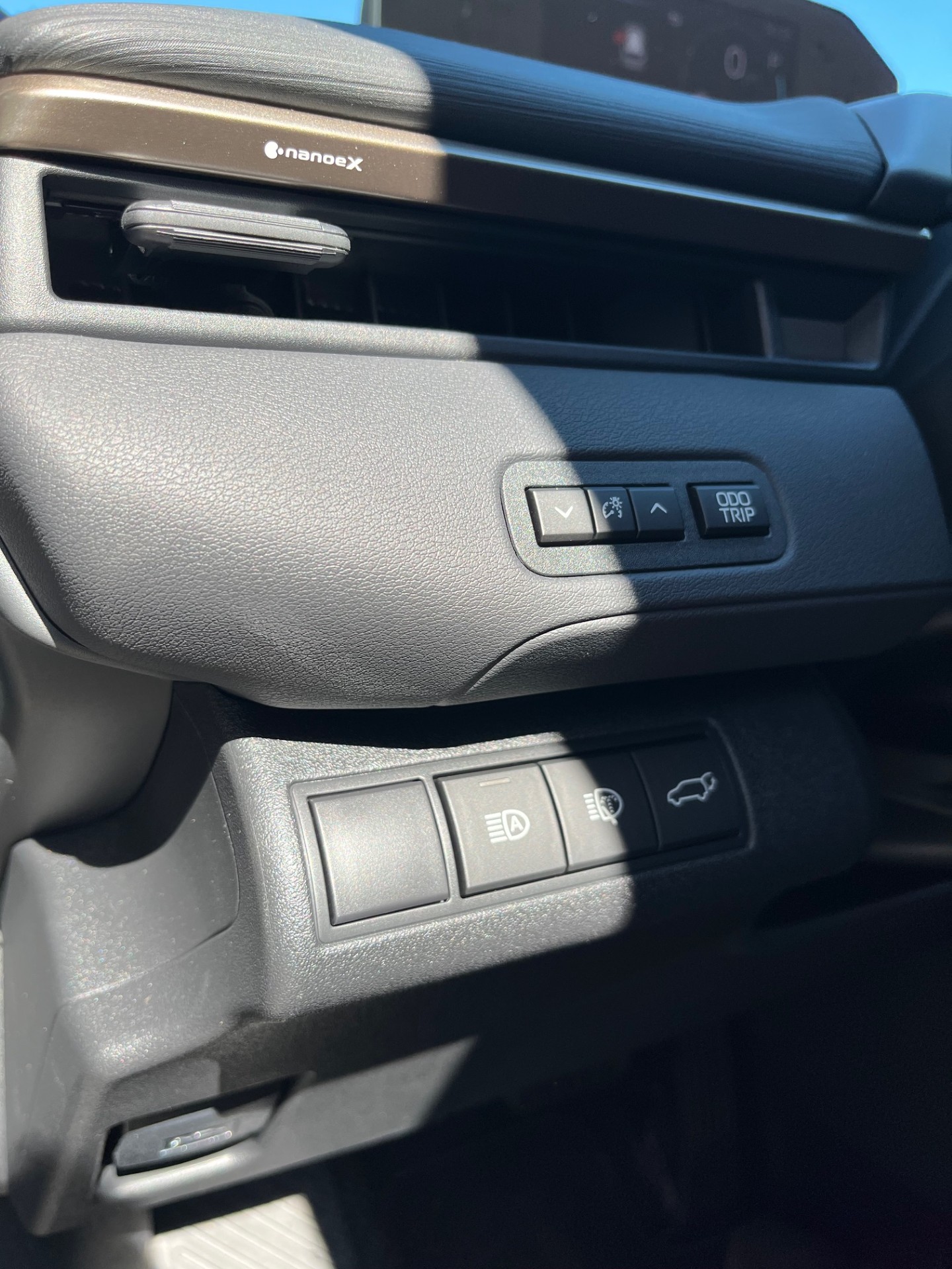 TOYOTA bZ4X Touring Style FWD-image-18