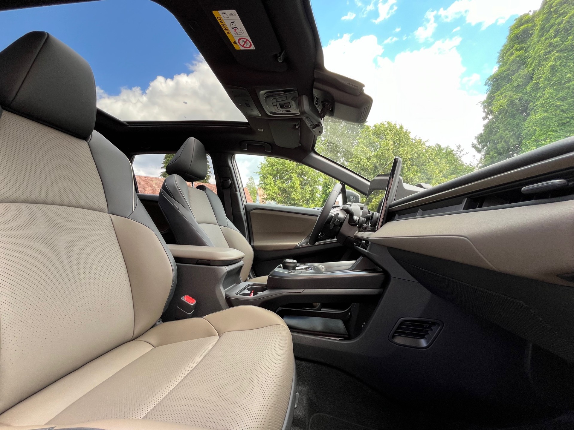 TOYOTA bZ4X Touring Premium AWD-image-9