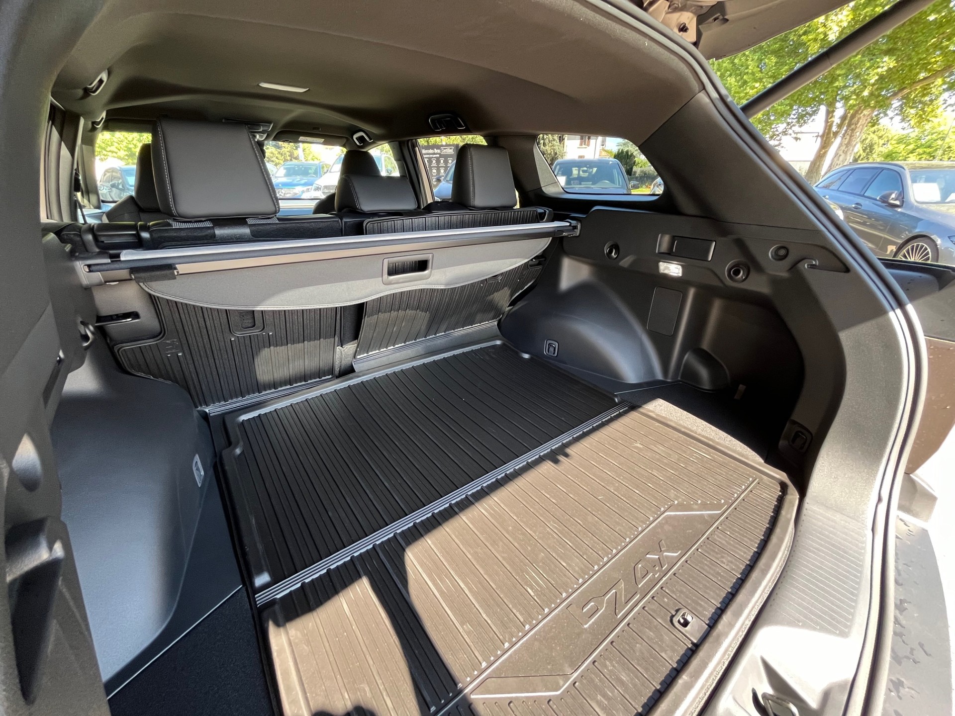 TOYOTA bZ4X Touring Style FWD-image-12