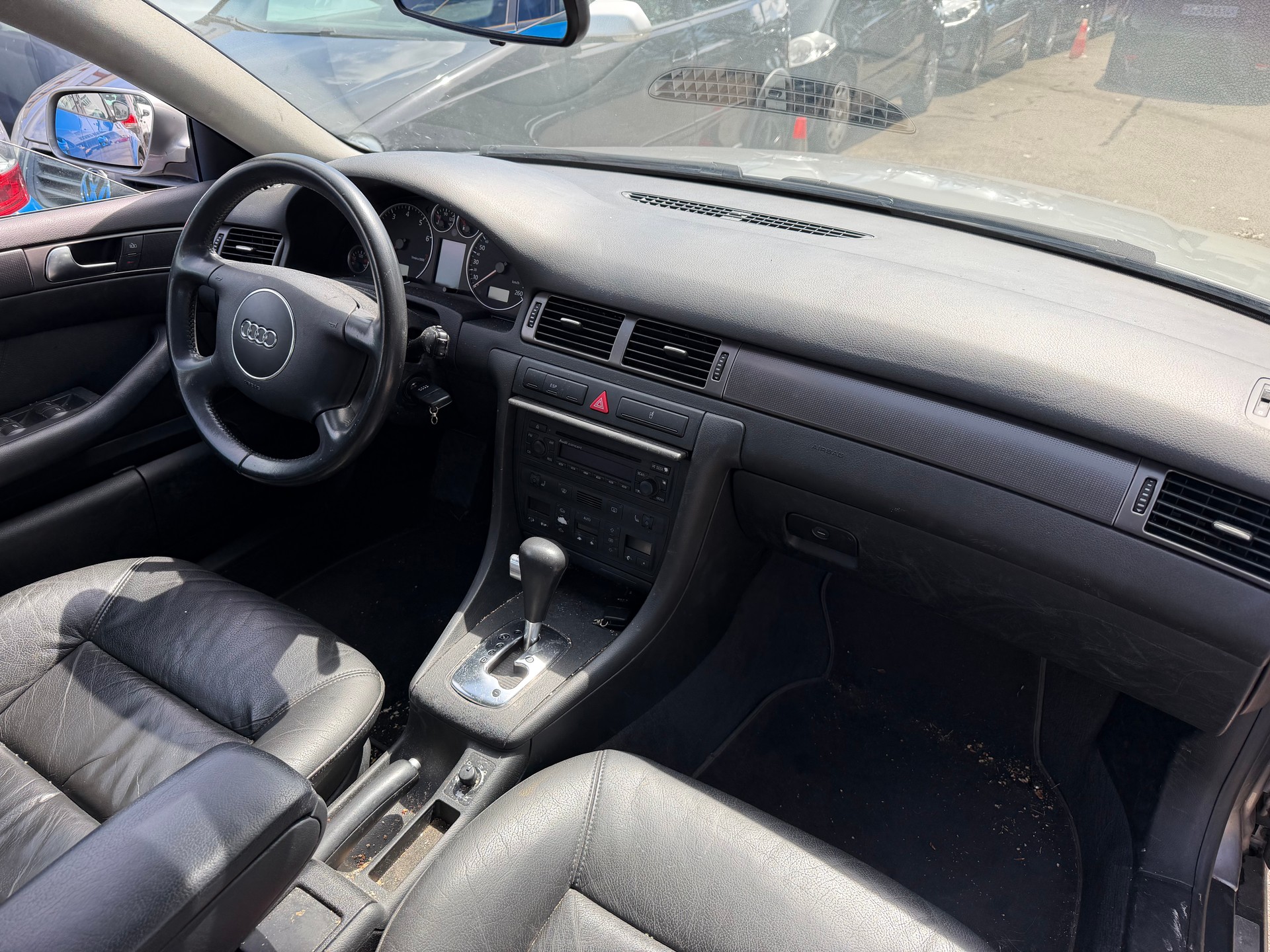 AUDI A6 Avant 2.4-image-7