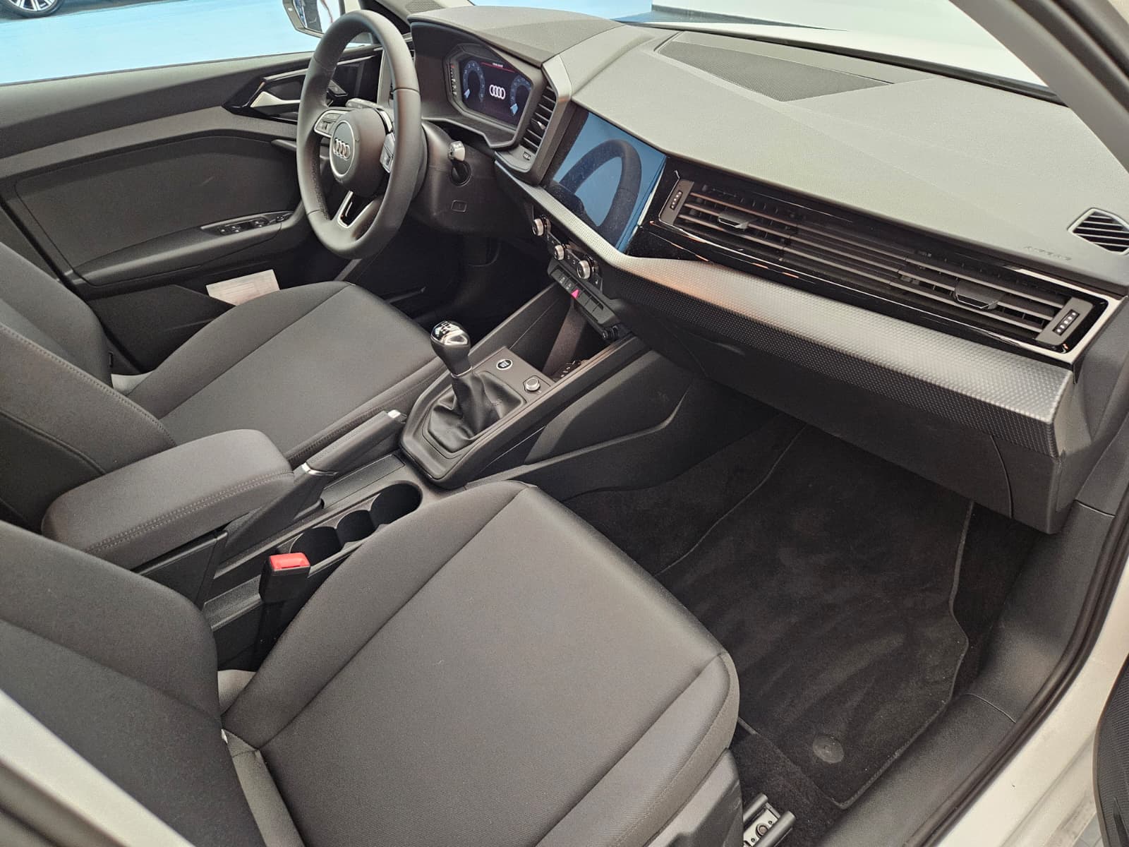 AUDI A1 Sportback 30 TFSI Attraction-image-11