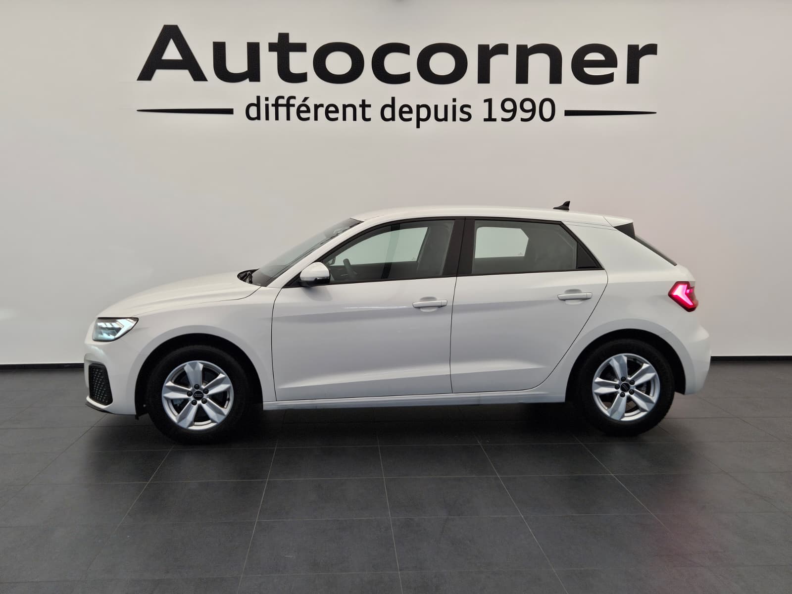 AUDI A1 Sportback 30 TFSI Attraction-image-1
