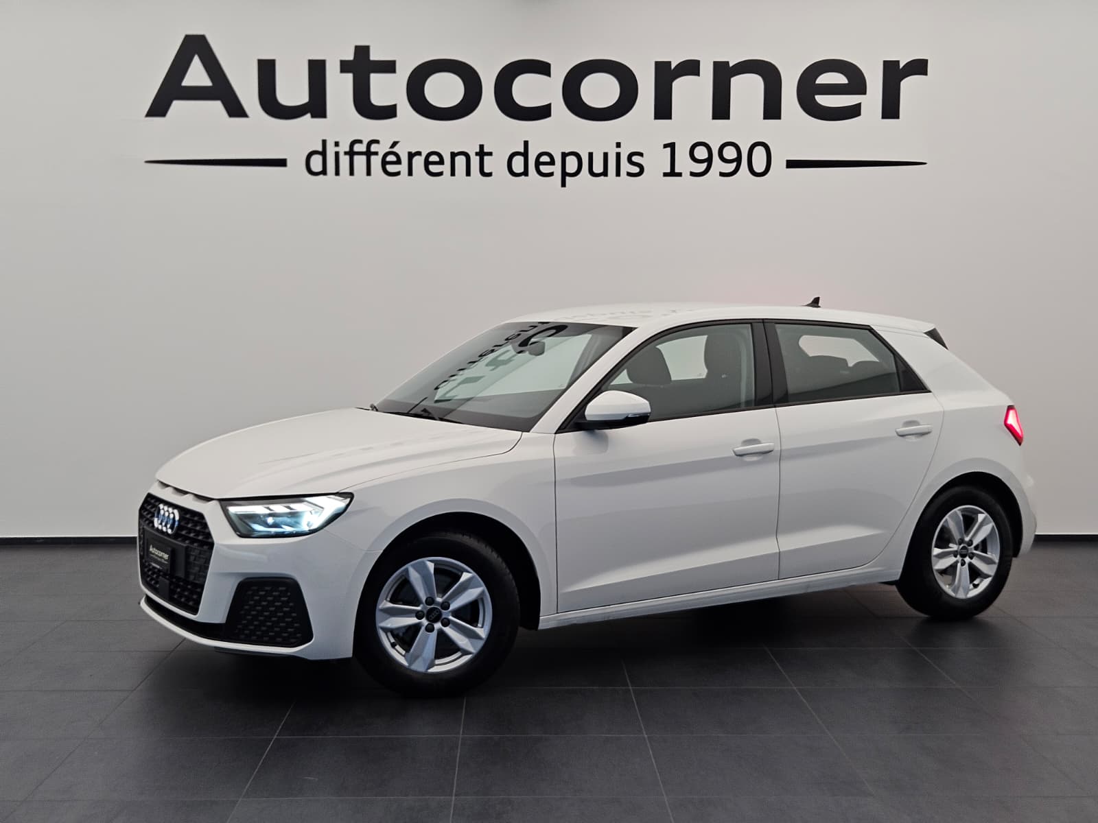 AUDI A1 Sportback 30 TFSI Attraction-image-0