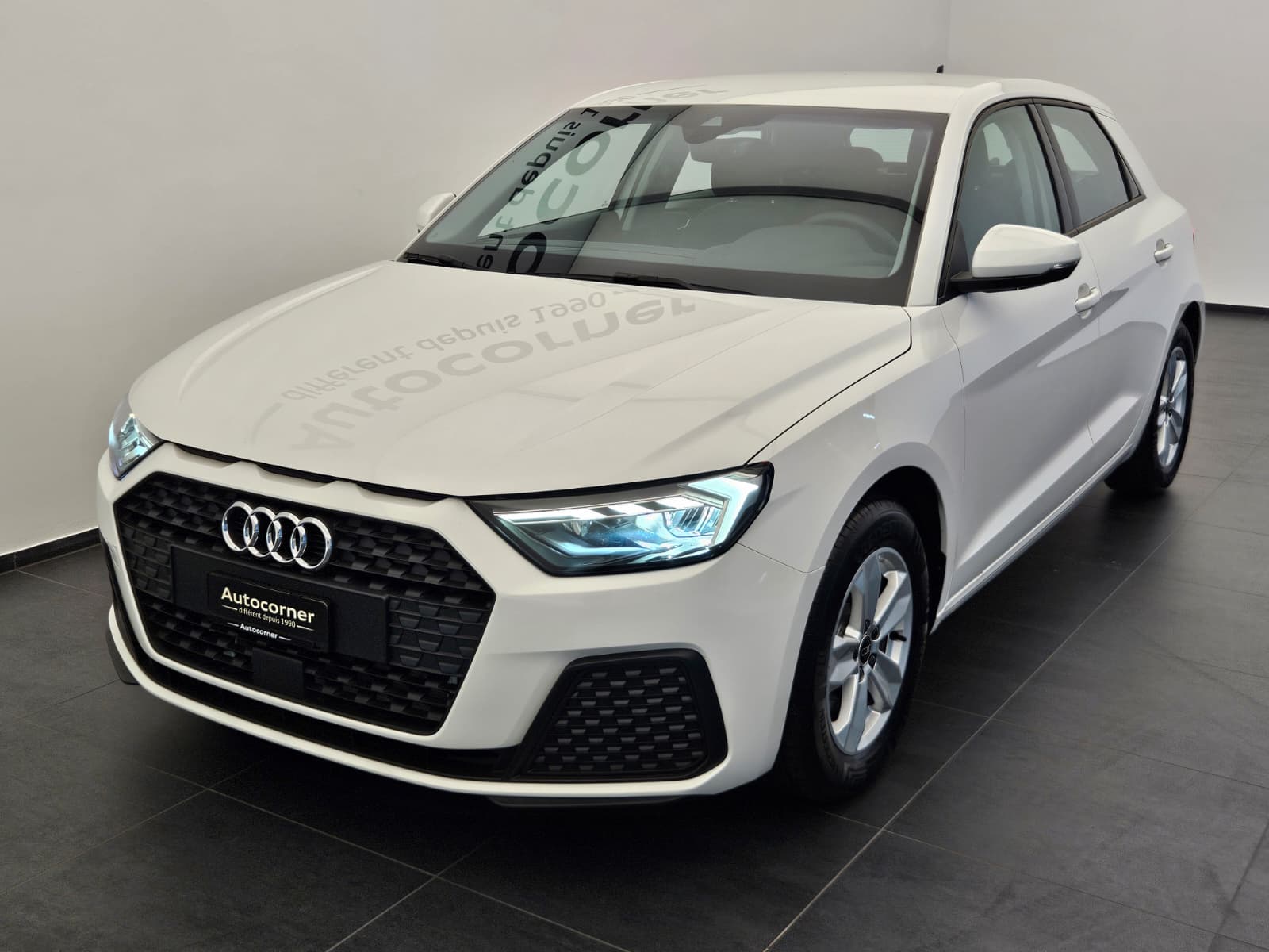 AUDI A1 Sportback 30 TFSI Attraction-image-2