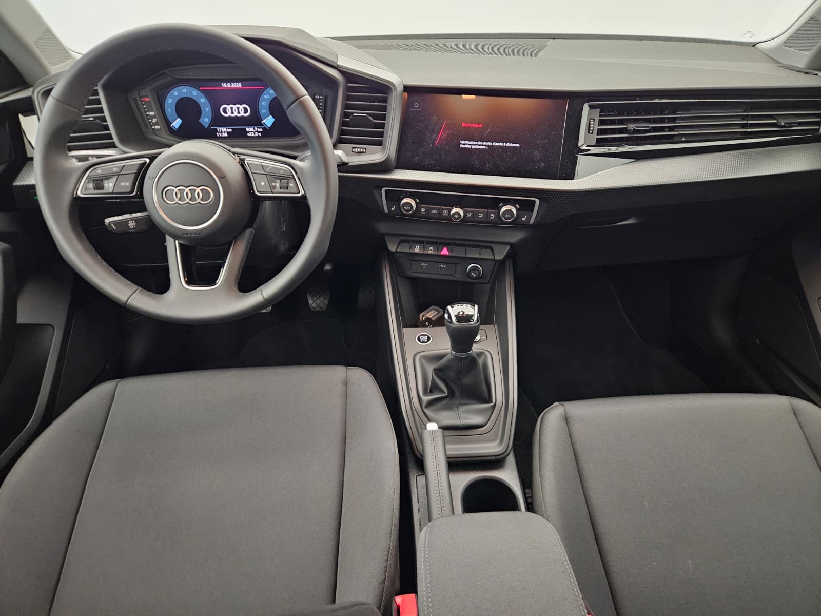 AUDI A1 Sportback 30 TFSI Attraction-image-9