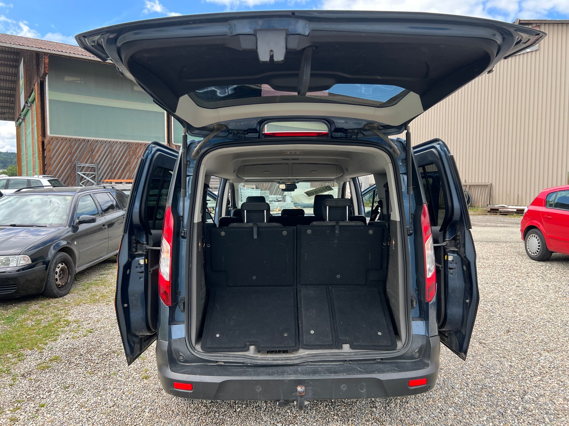 FORD Tourneo Connect 1.5 EcoBlue Titanium Automat-image-11