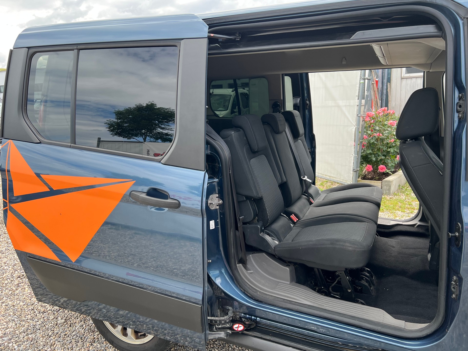 FORD Tourneo Connect 1.5 EcoBlue Titanium Automat-image-10