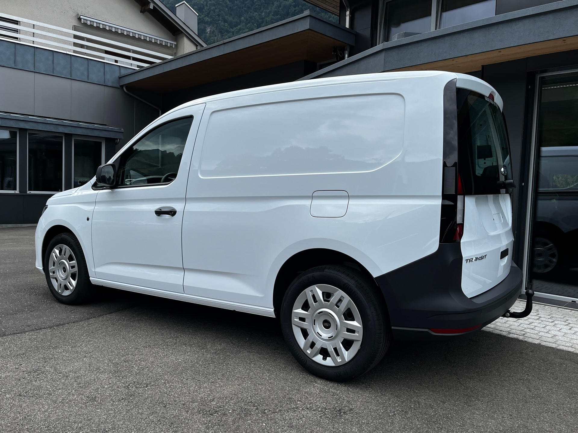 FORD Transit Connect Kasten 2.0 EcoBlue Trend AWD-image-1